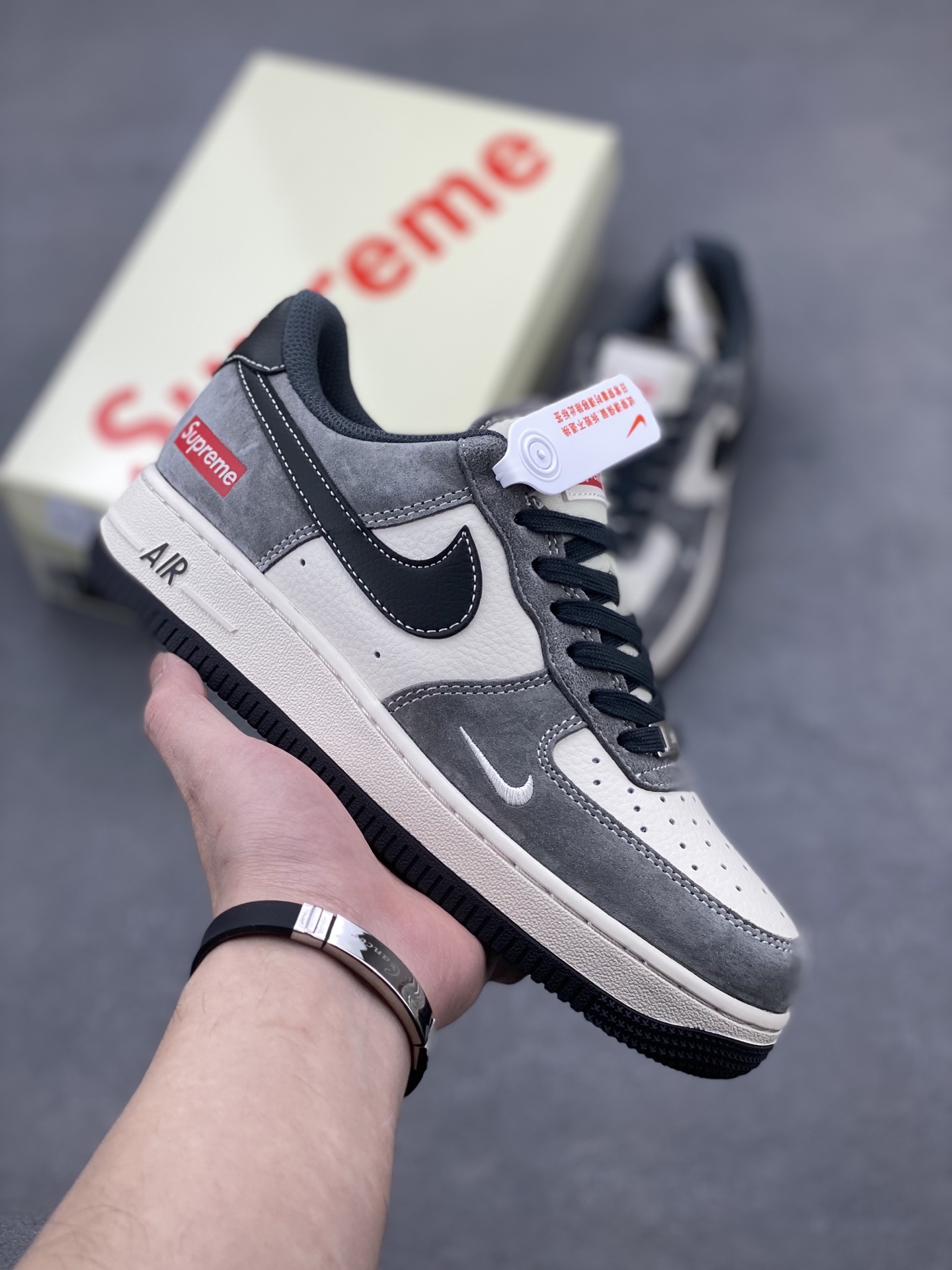 Nike Air Force 1 '07 Low Supreme Sneakers - Limited Edition, Comfortable Fit 2 i1742659668663 5160 0 0