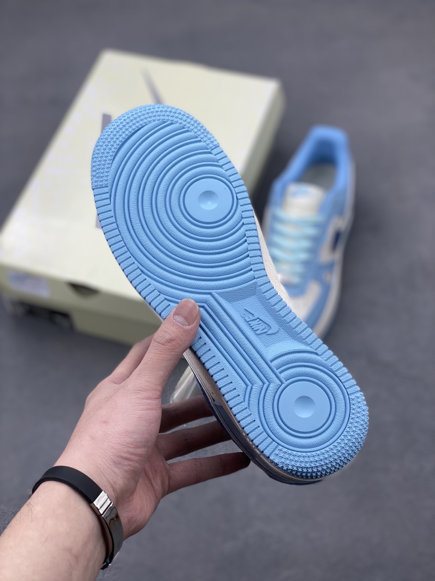 Nike Air Force 1 '07 Low Blue Sneakers Limited Edition 7 i1742659788607 8207 0 5