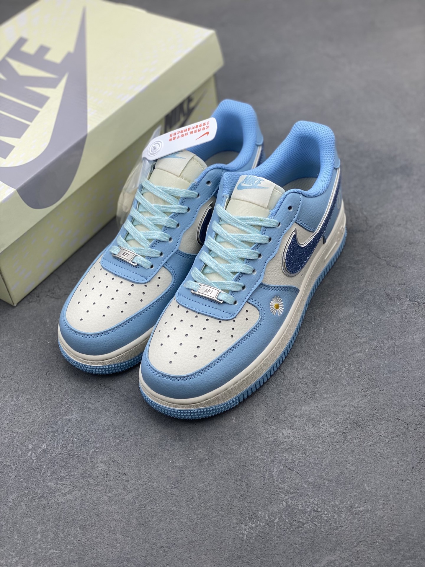 Nike Air Force 1 '07 Low Blue Sneakers Limited Edition 9 i1742659790396 1294 0 7