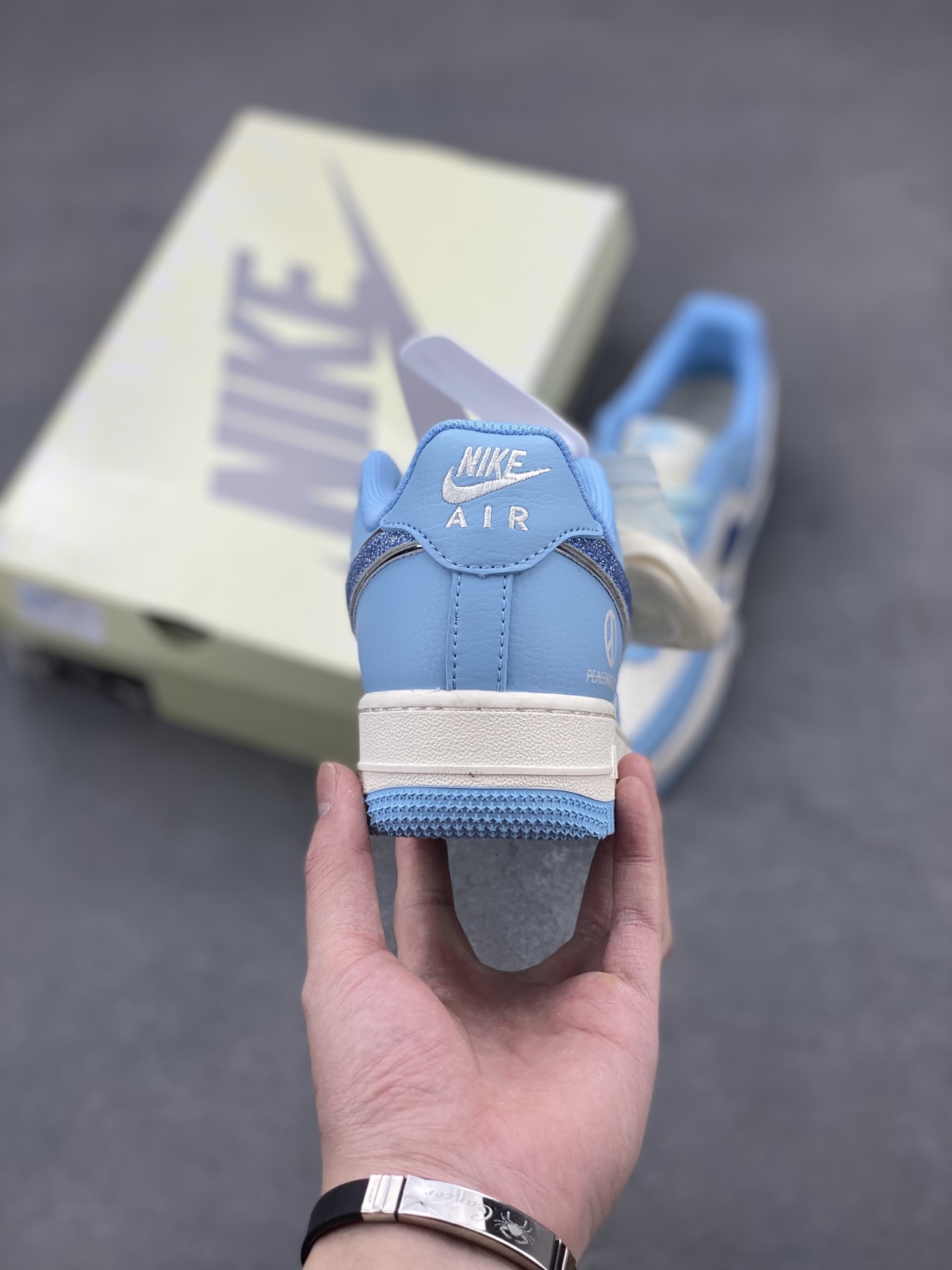 Nike Air Force 1 '07 Low Blue Sneakers Limited Edition 5 i1742659798251 641 0 3