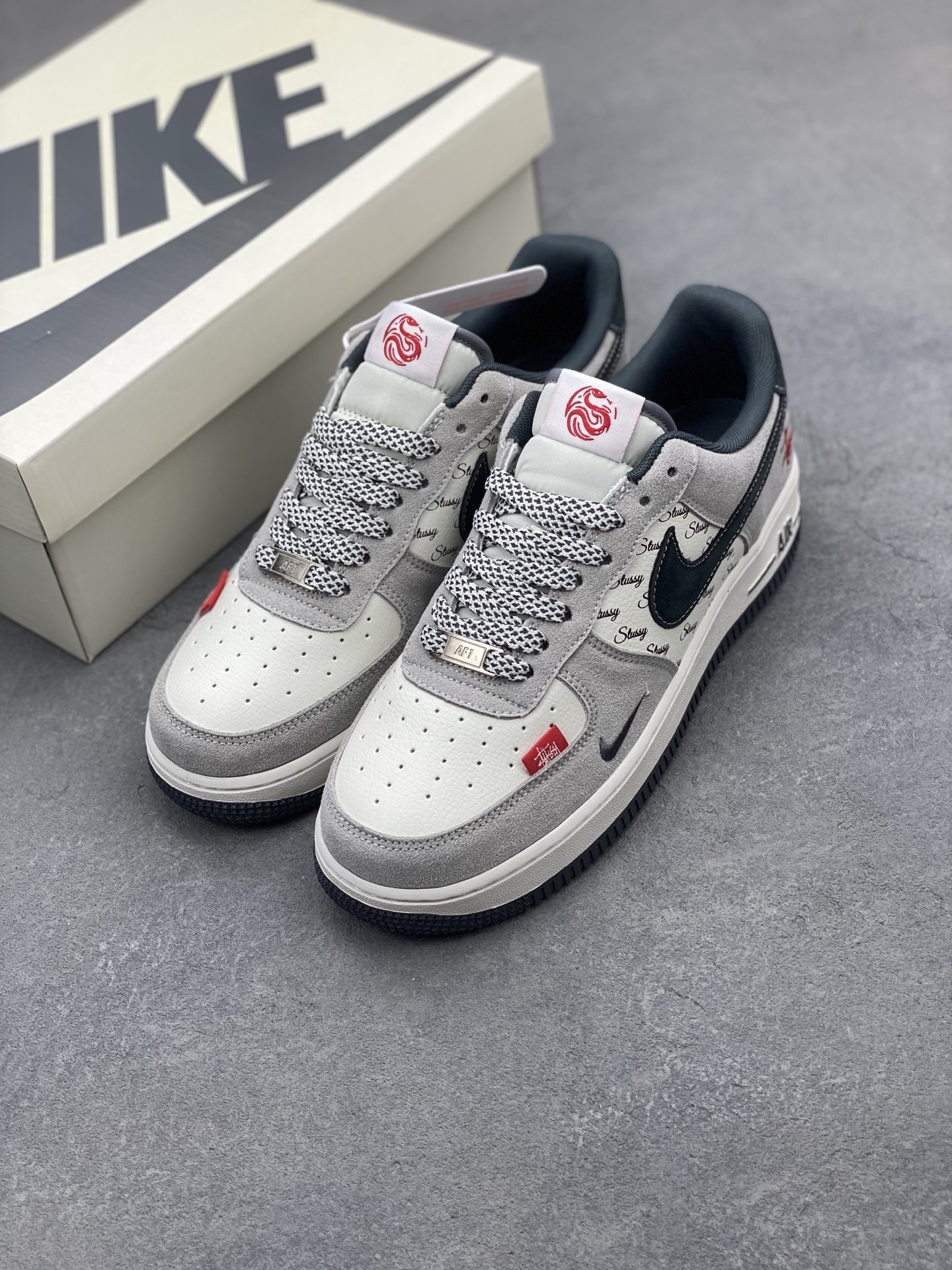 Nike Air Force 1 '07 Low Stüssy Limited Edition Sneakers 9 i1742660054199 4111 0 7