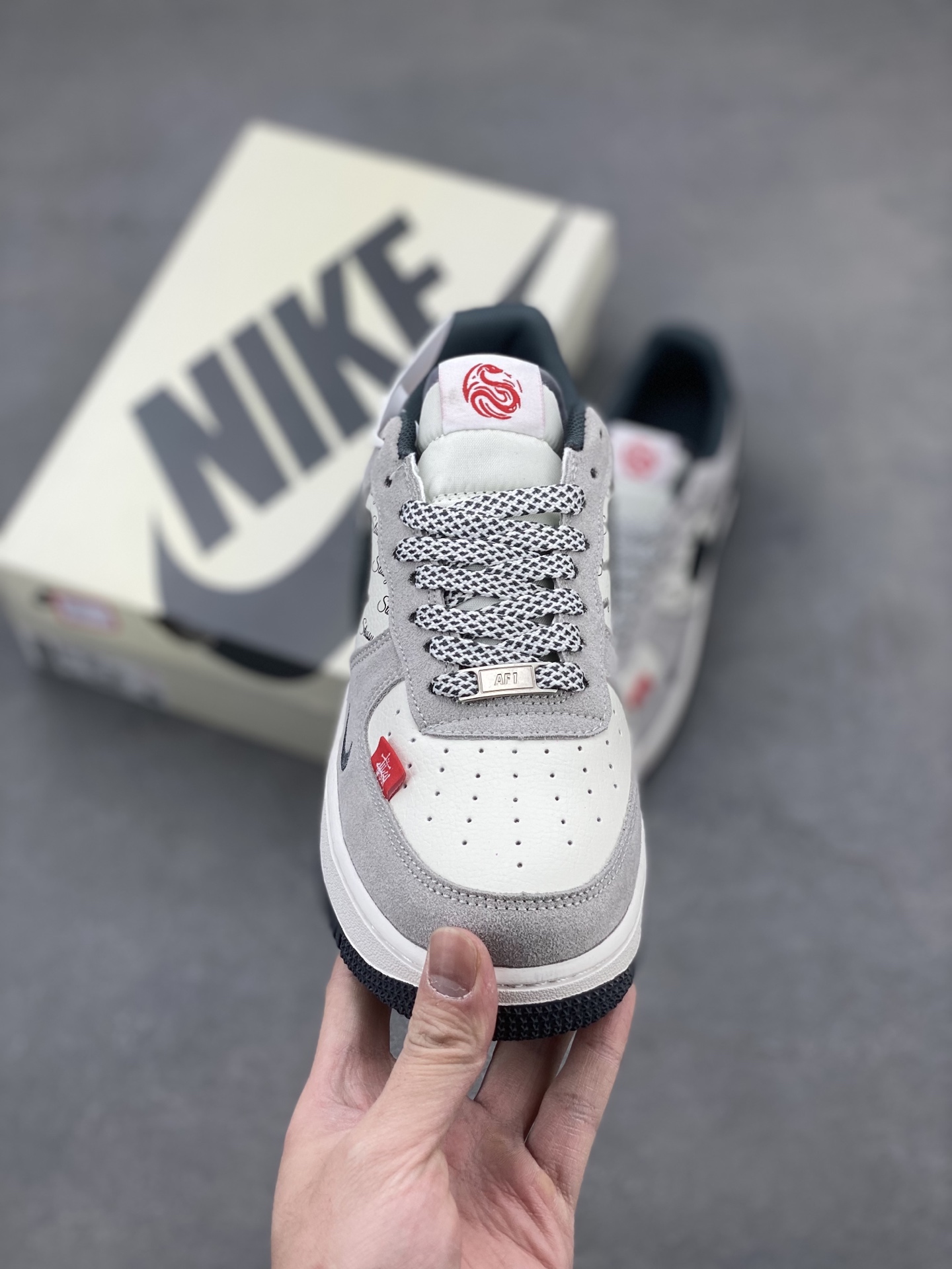 Nike Air Force 1 '07 Low Stüssy Limited Edition Sneakers 3 i1742660066236 9870 0 1