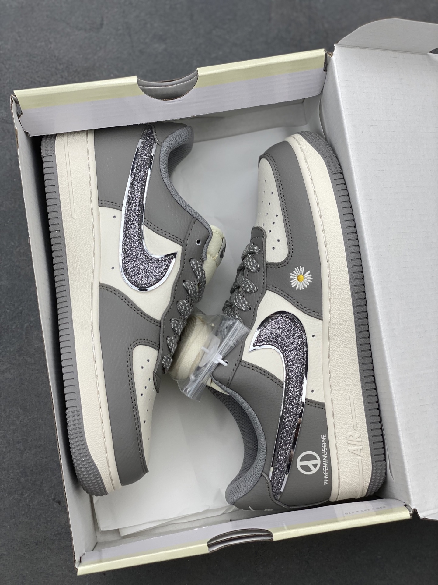 Nike Air Force 1 Low Peaceminusone Daisy Grey Sneakers QY6818-614 10 i1742834181787 6525 0 8