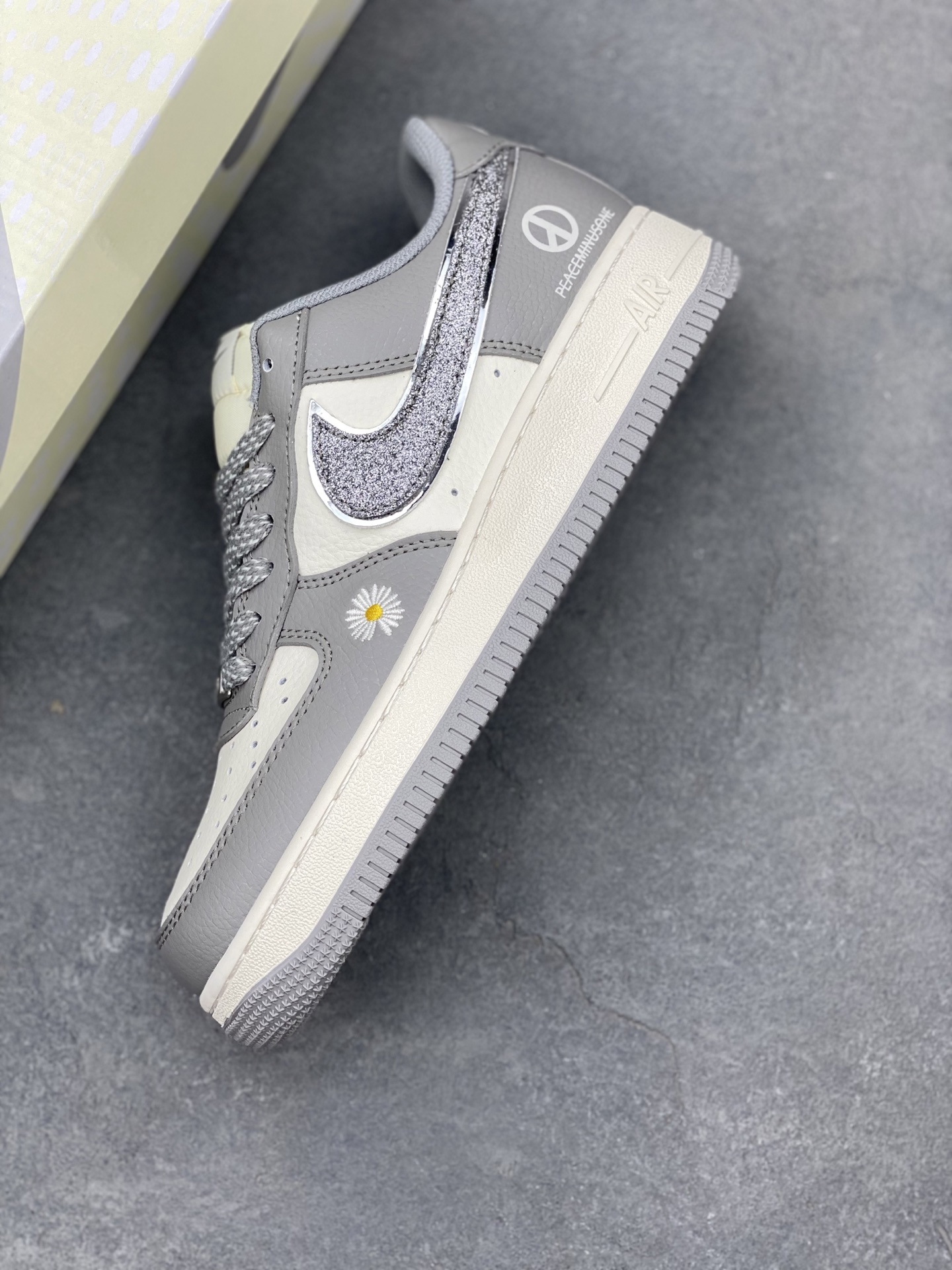 Nike Air Force 1 Low Peaceminusone Daisy Grey Sneakers QY6818-614 8 i1742834190491 4838 0 6