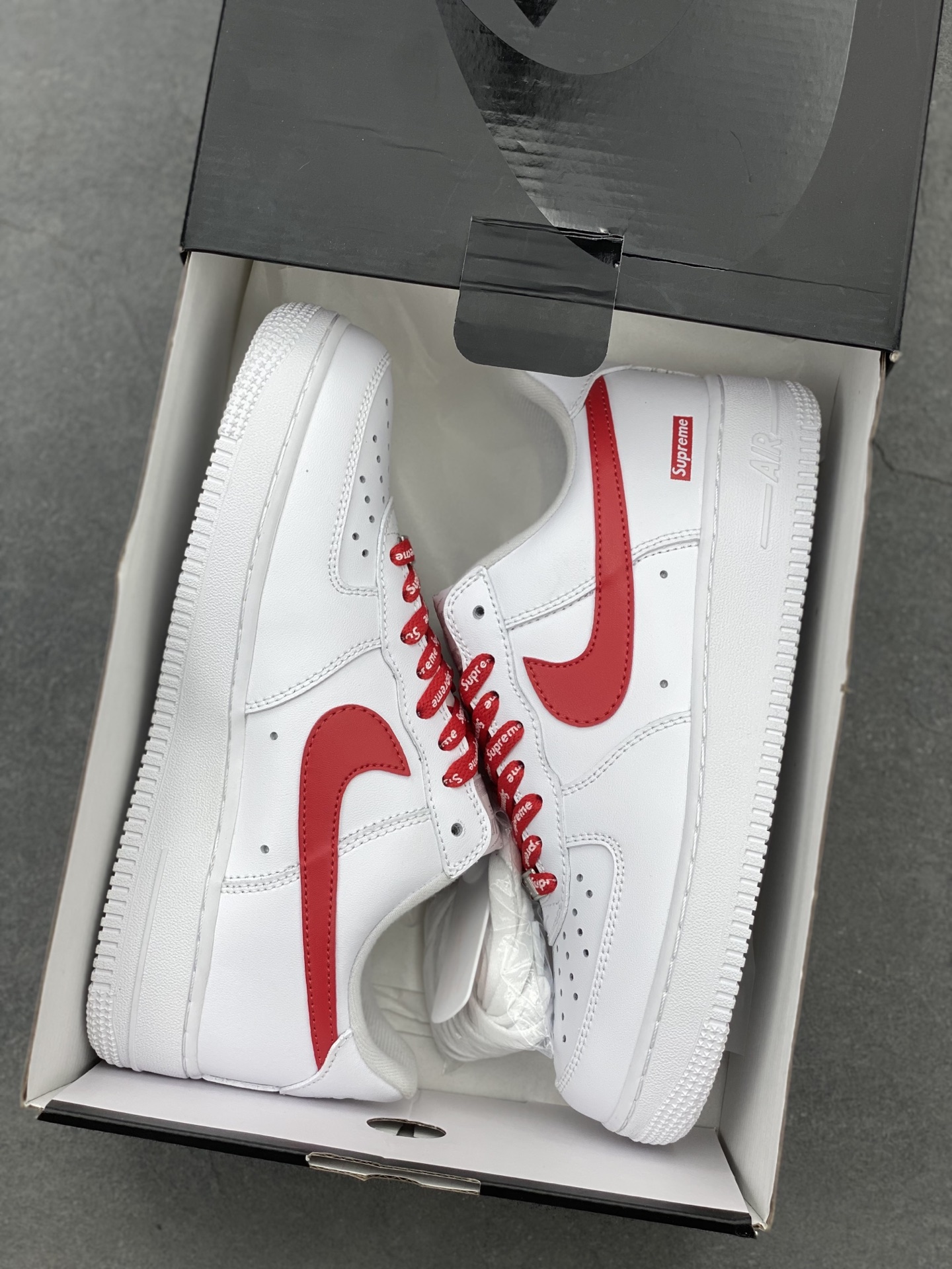 Nike Air Force 1 Low Supreme White Red CU9225-101 Sneakers 10 i1742835290288 4007 0 8