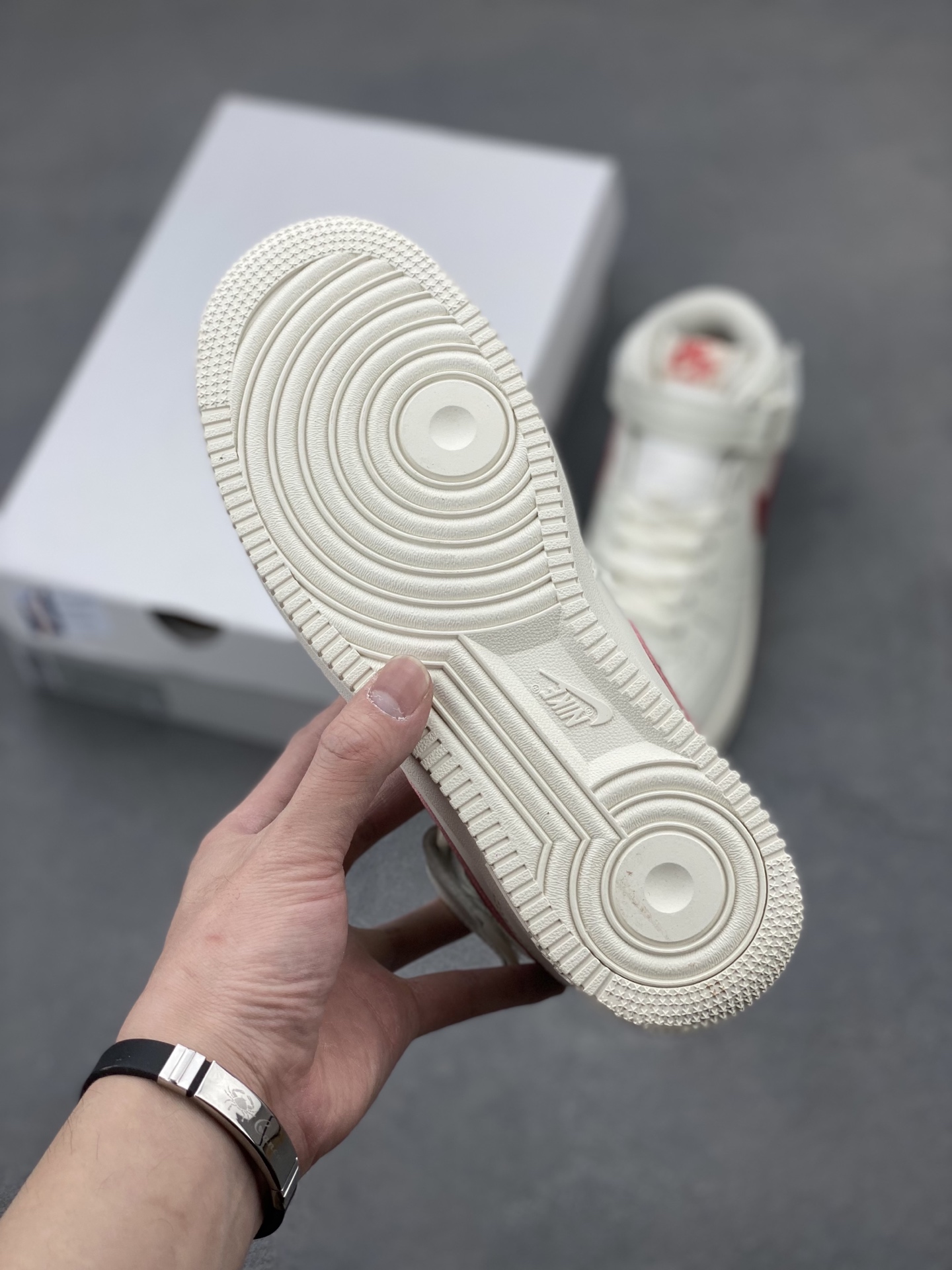 Nike Air Force 1 Mid 'Off White Maroon' - Iconic Style and Comfort 7 i1742835658528 4383 0 5