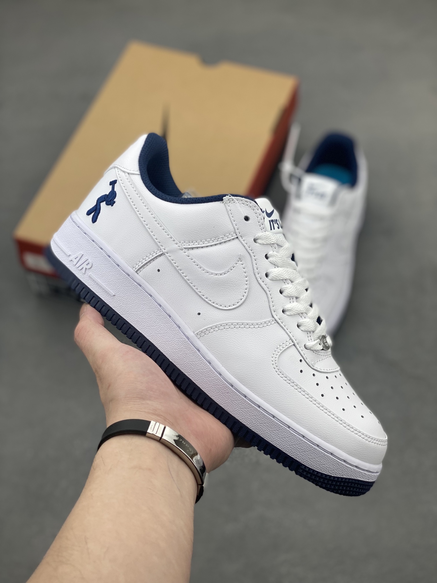 Nike Air Force 1 '07 Low White/Navy Casual Shoes IB5720-100 2 i1742918770324 1006 0 0