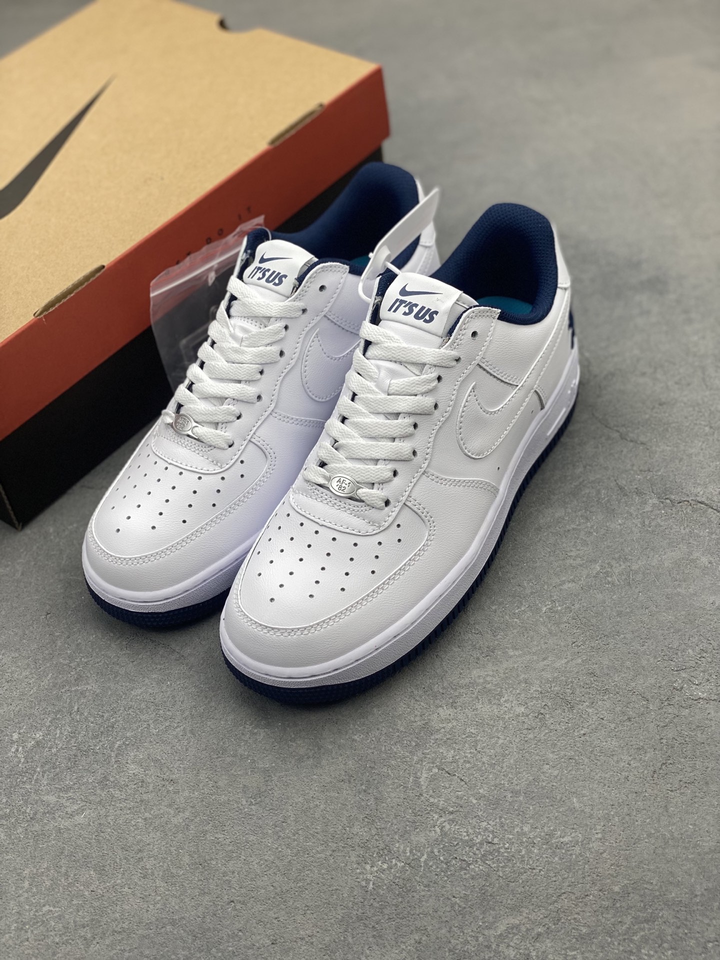 Nike Air Force 1 '07 Low White/Navy Casual Shoes IB5720-100 9 i1742918770325 6577 0 7