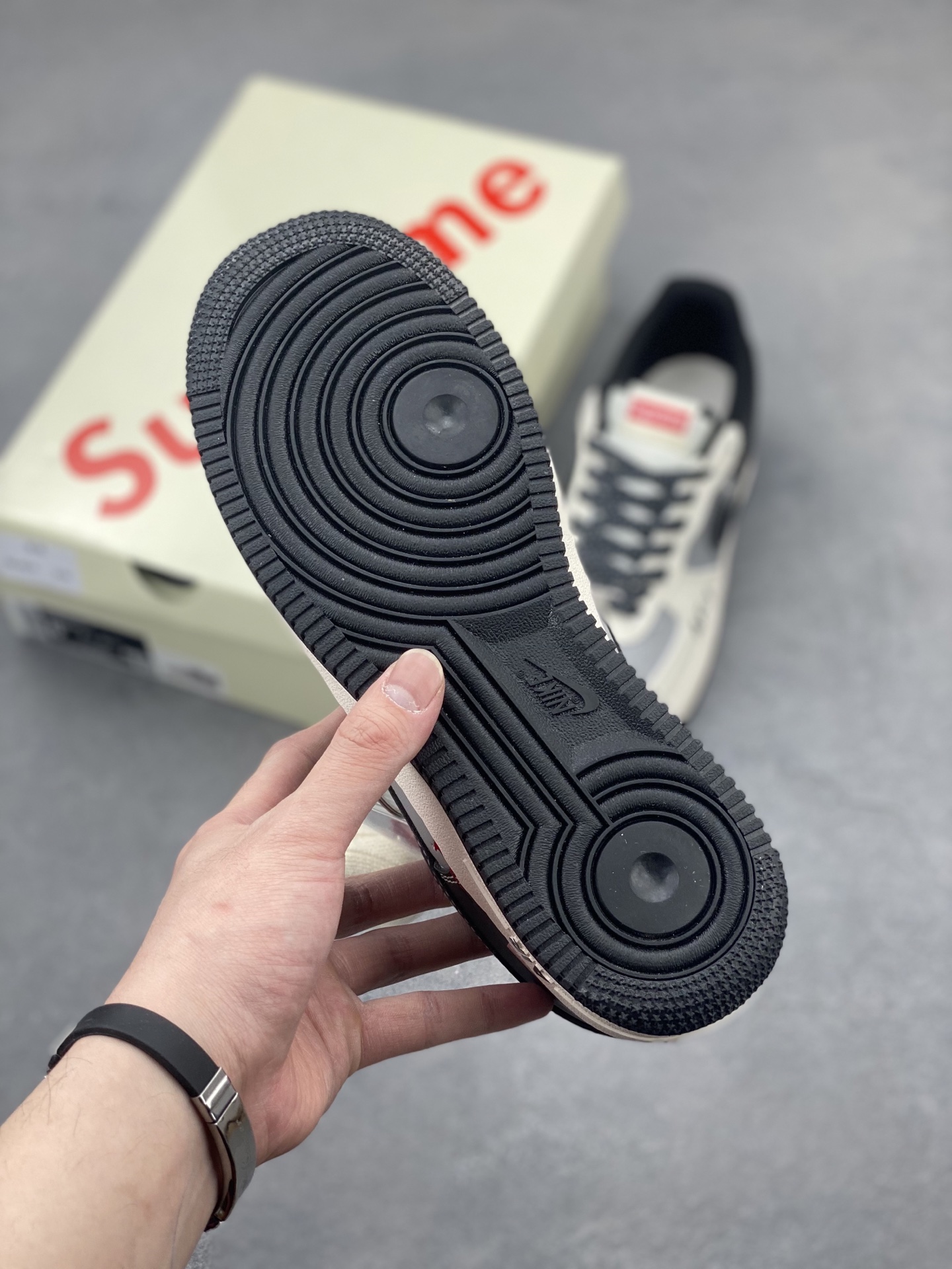 Nike Air Force 1 '07 Low Sneakers - Limited Edition Supreme Collaboration 7 i1742918874274 6874 0 5