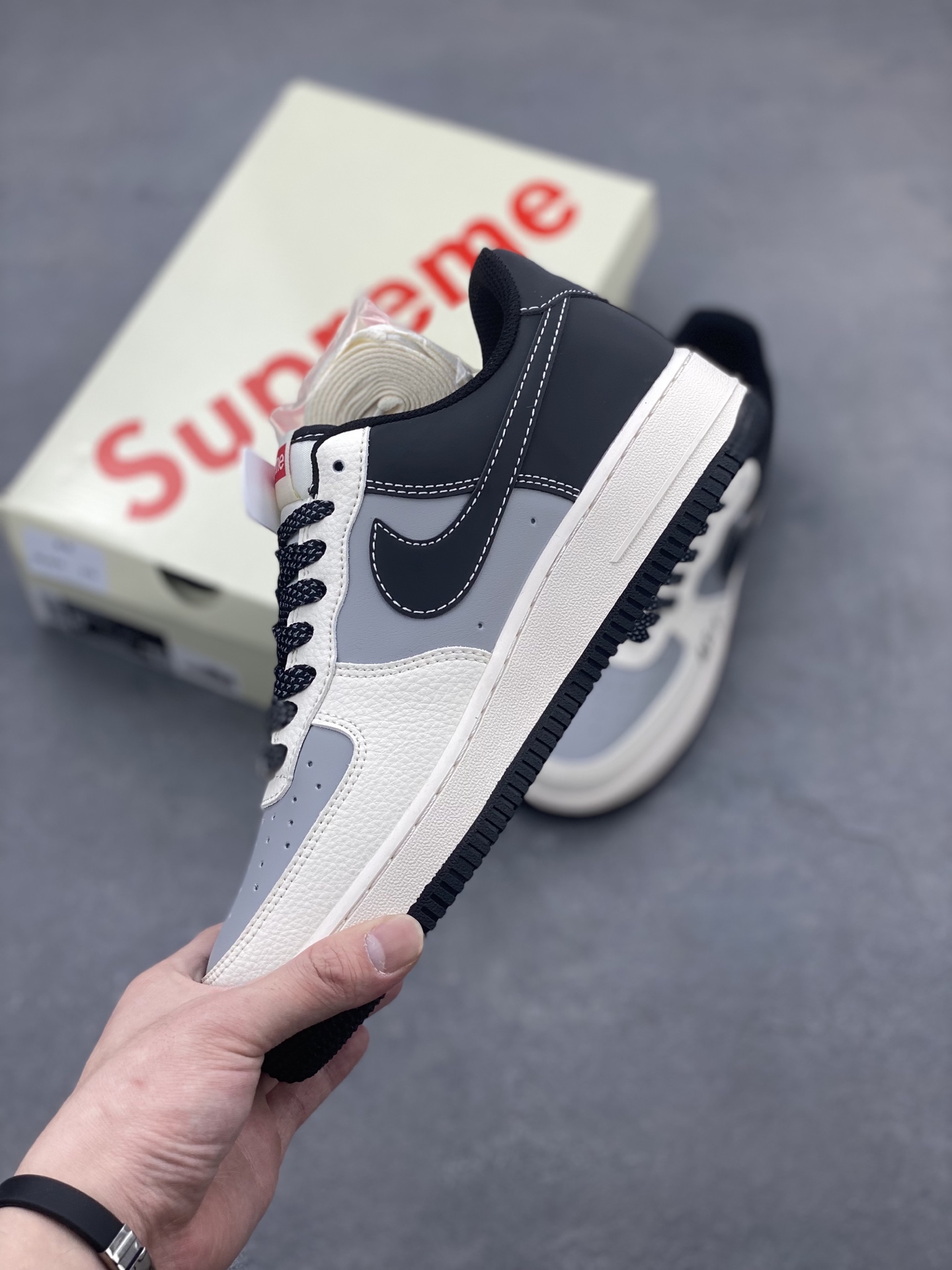 Nike Air Force 1 '07 Low Sneakers - Limited Edition Supreme Collaboration 4 i1742918885851 4333 0 2