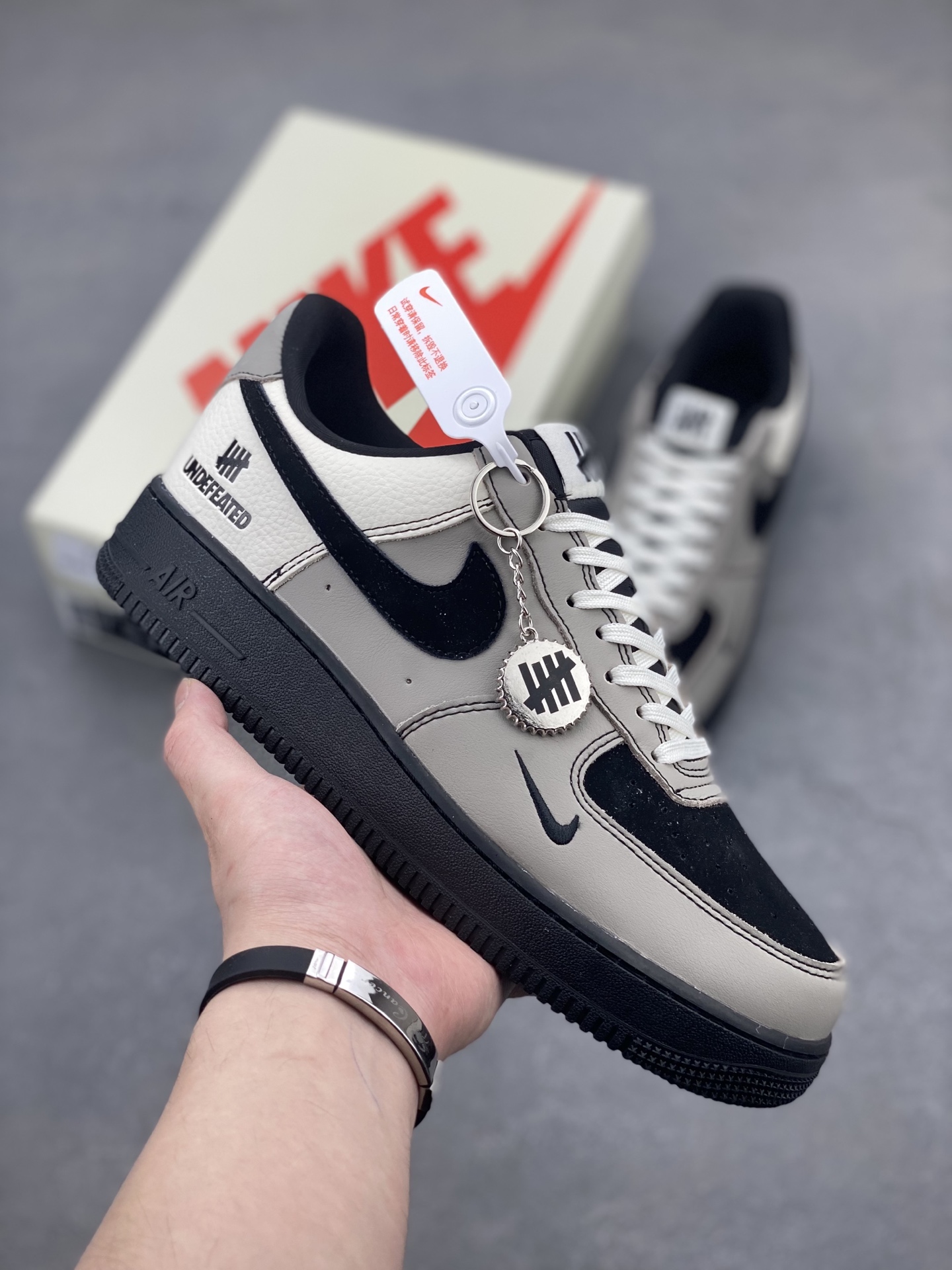 Nike Air Force 1 '07 Low Undefeated, Leather Upper Shoes, Limited Edition 2 i1742918912483 2588 0 0