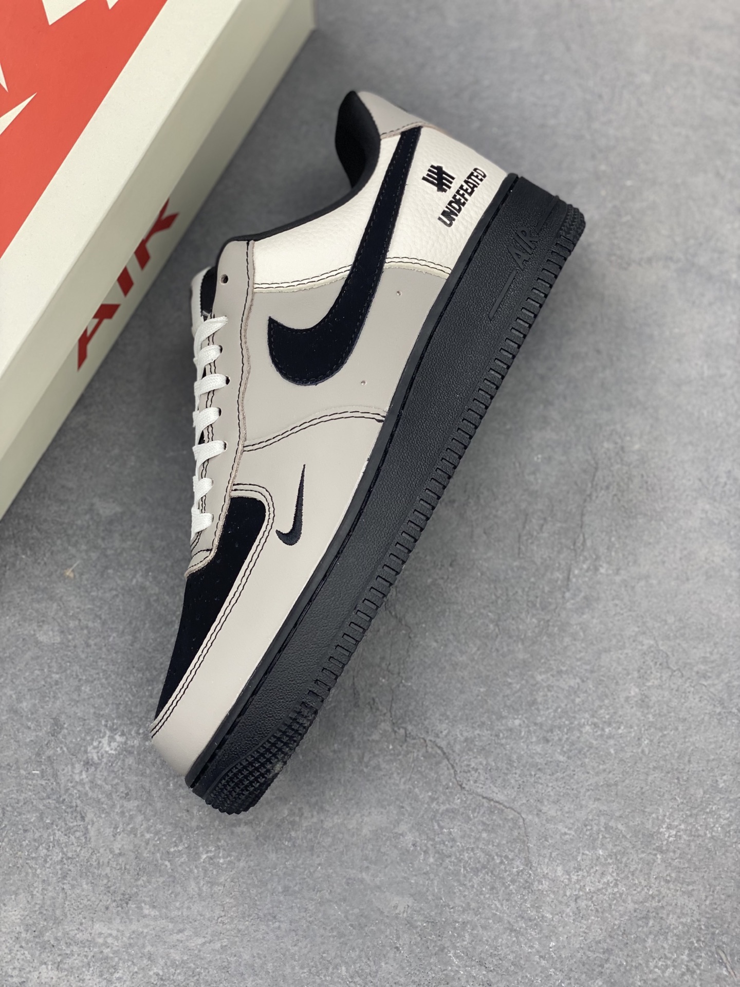 Nike Air Force 1 '07 Low Undefeated, Leather Upper Shoes, Limited Edition 8 i1742918915482 557 0 6