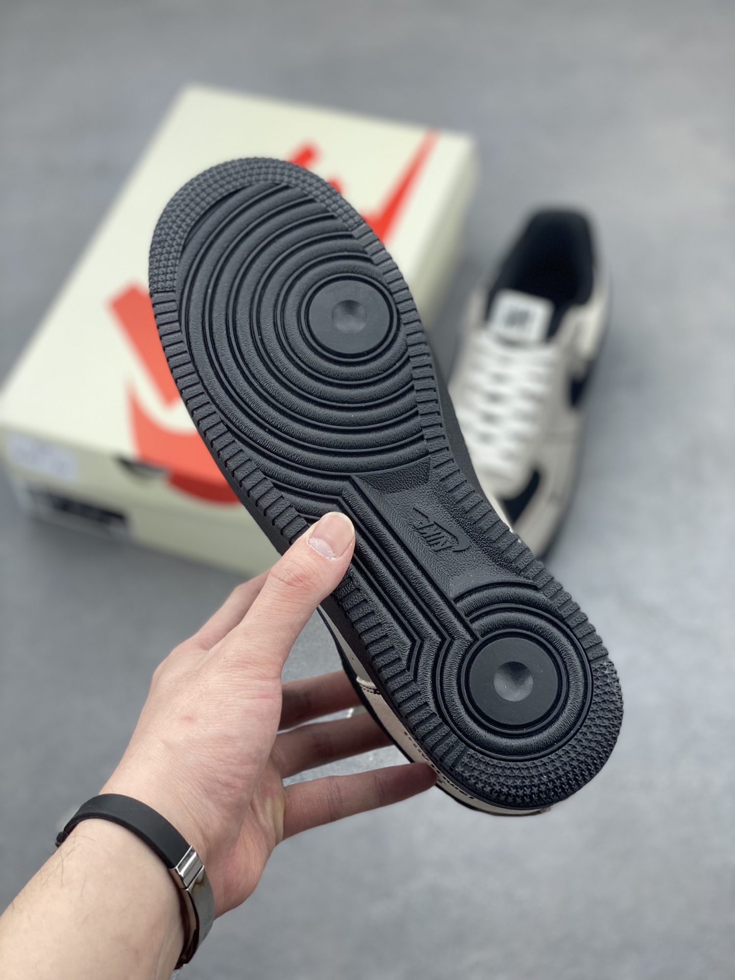 Nike Air Force 1 '07 Low Undefeated, Leather Upper Shoes, Limited Edition 7 i1742918916572 2683 0 5