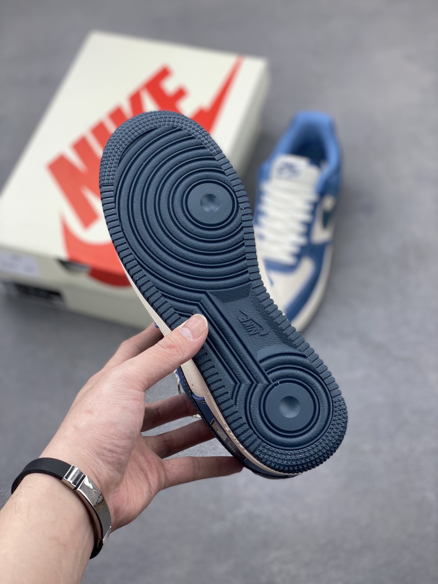 Nike Air Force 1 '07 Low Blue/White Limited Edition Sneakers 7 i1743006356882 4316 0 5