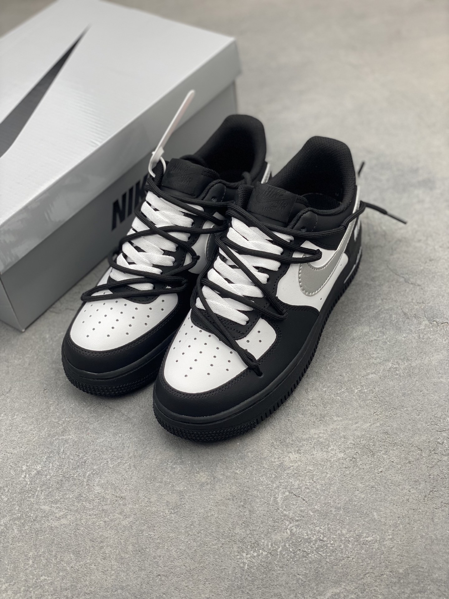 Nike Air Force 1 '07 Low Black and White Limited Edition Sneakers 9 i1743006419140 5462 0 7