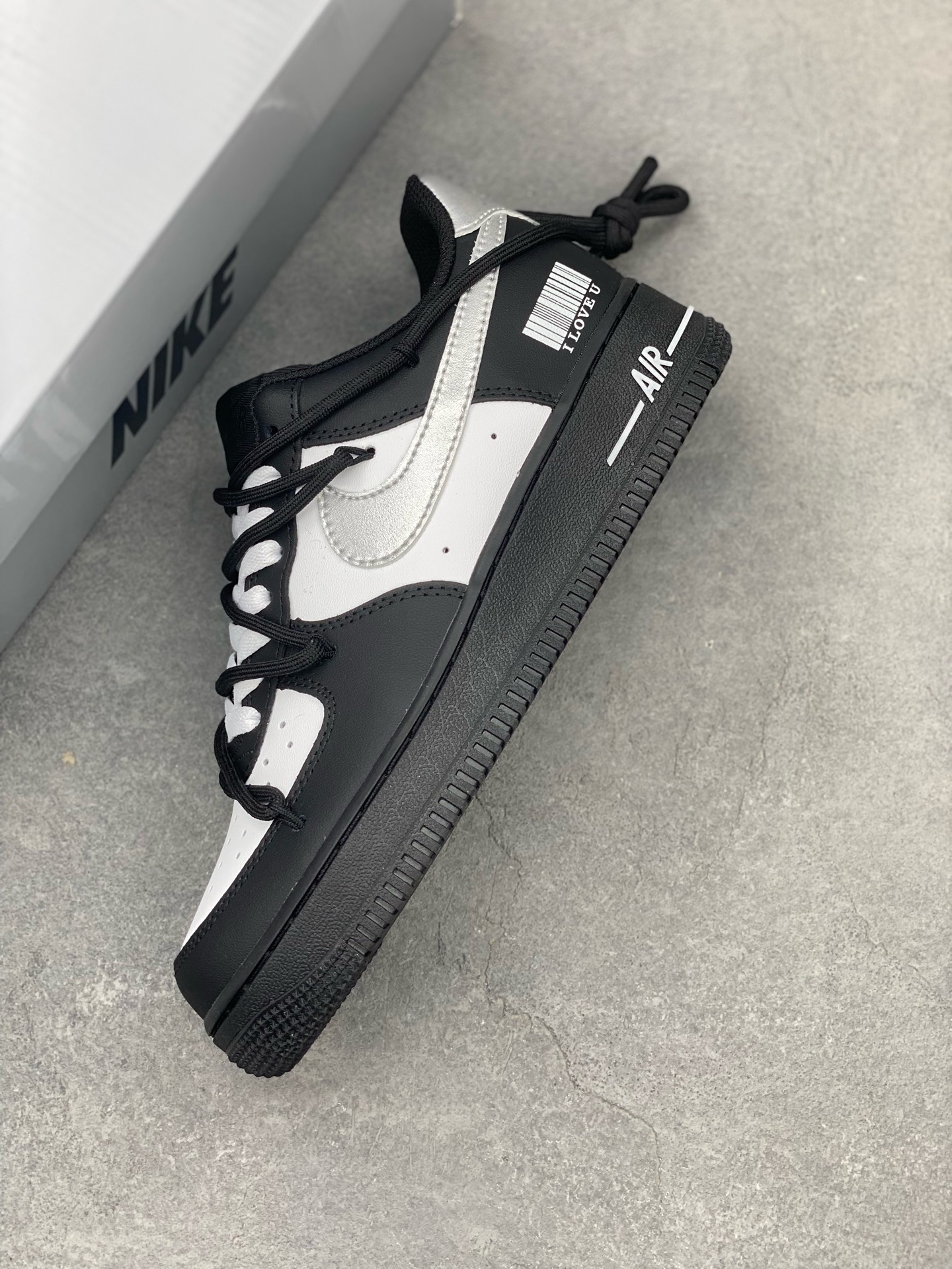 Nike Air Force 1 '07 Low Black and White Limited Edition Sneakers 8 i1743006433029 9348