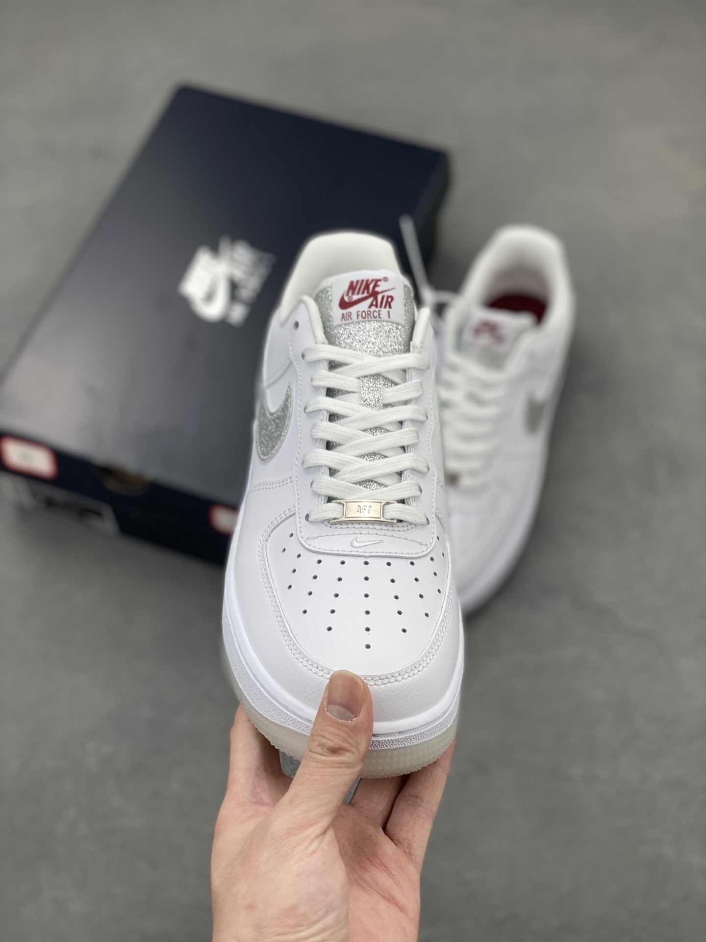 Nike Air Force 1 '07 Low White/Silver Glitter Women's Sneakers 3 i1743006553588 6769 0 1