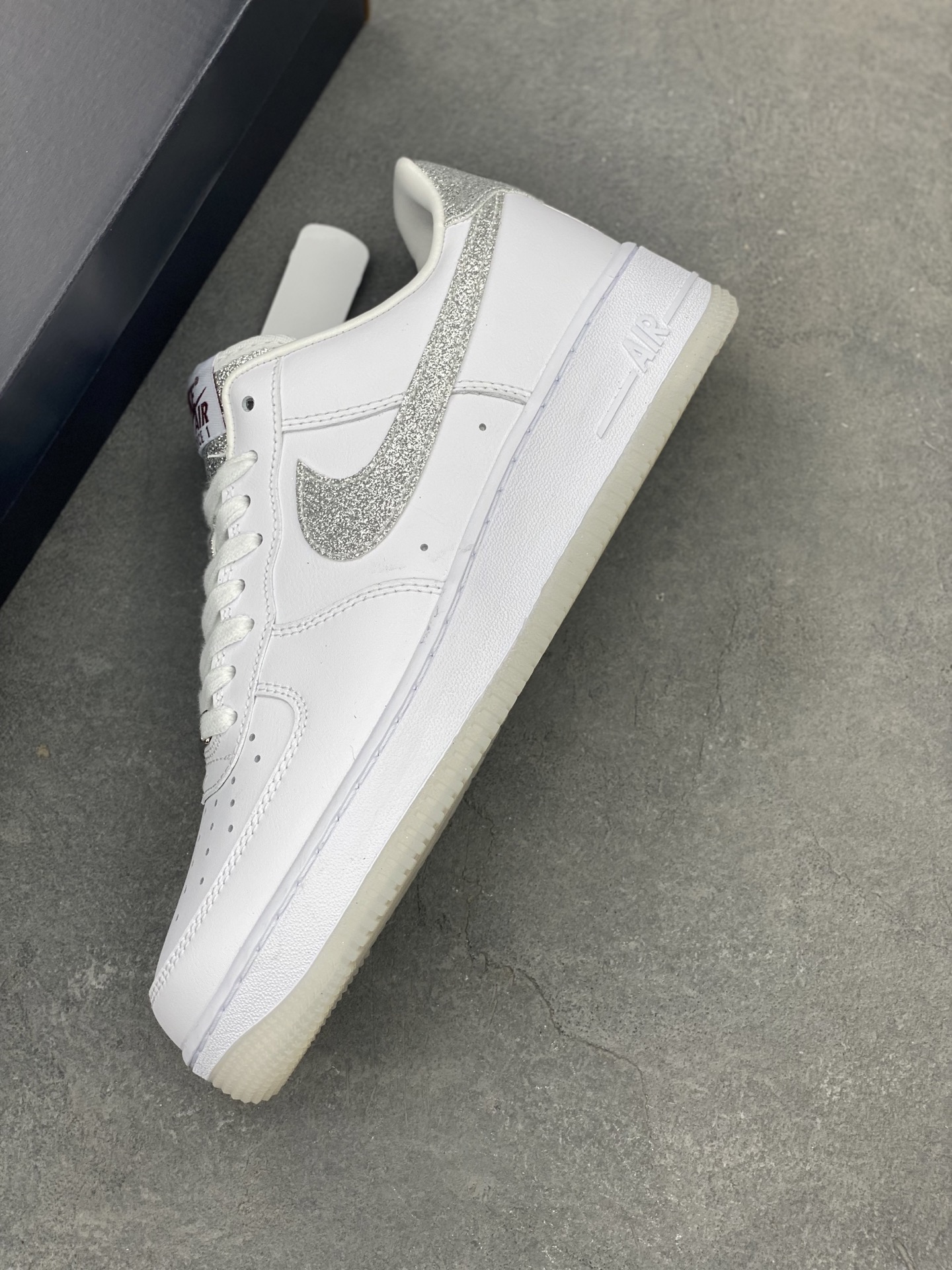 Nike Air Force 1 '07 Low White/Silver Glitter Women's Sneakers 8 i1743006555217 810 0 6