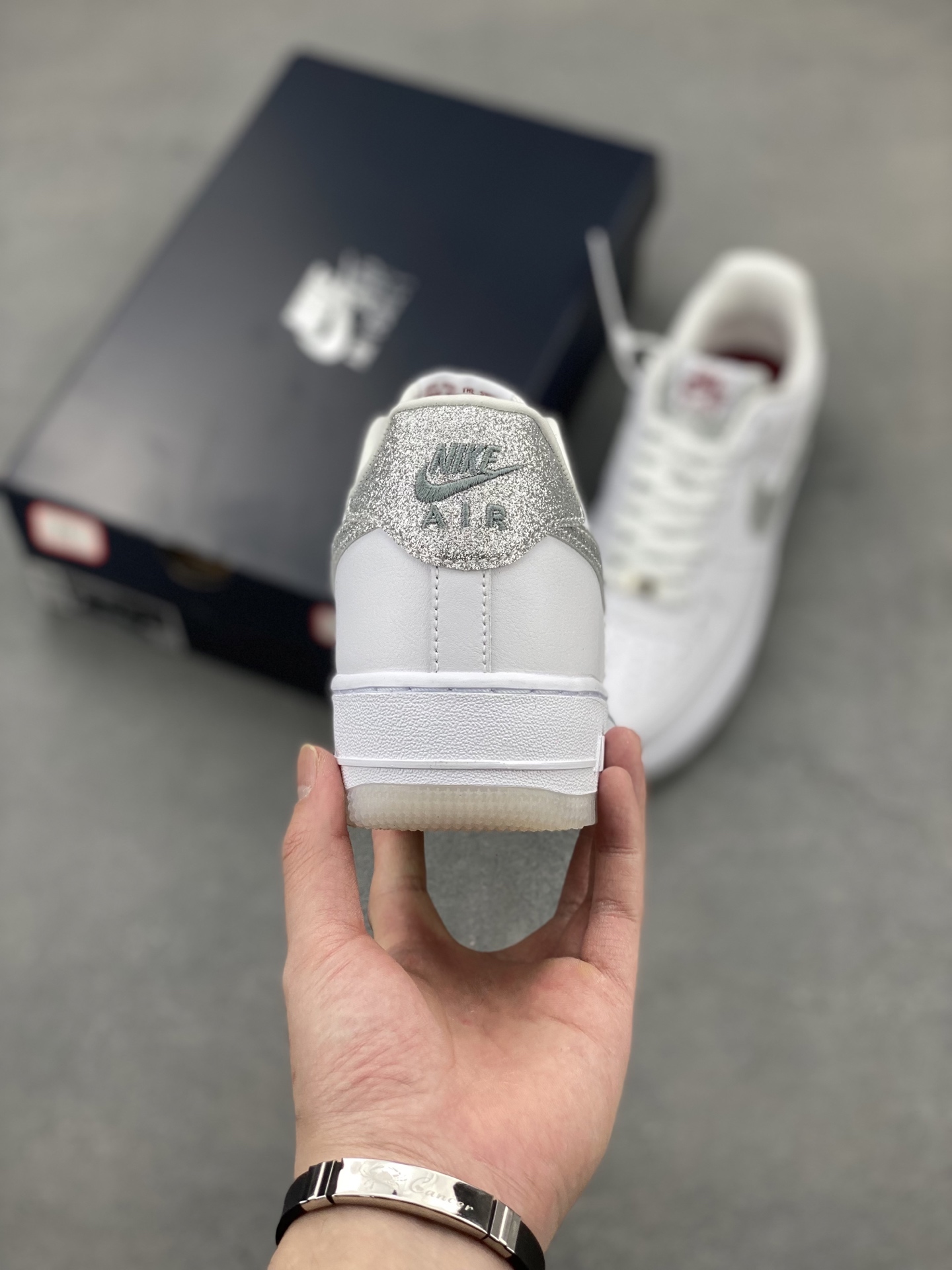 Nike Air Force 1 '07 Low White/Silver Glitter Women's Sneakers 5 i1743006556111 7243 0 3