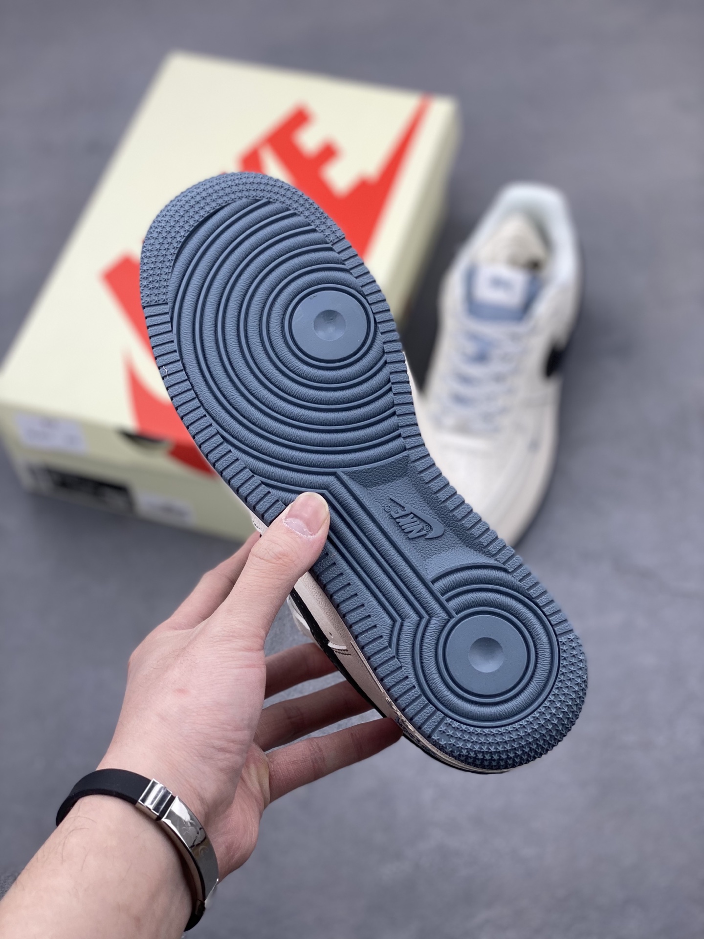 Nike Air Force 1 '07 Low Sneakers - Limited Edition Design & Supreme Comfort 7 i1743180097155 2220 0 5