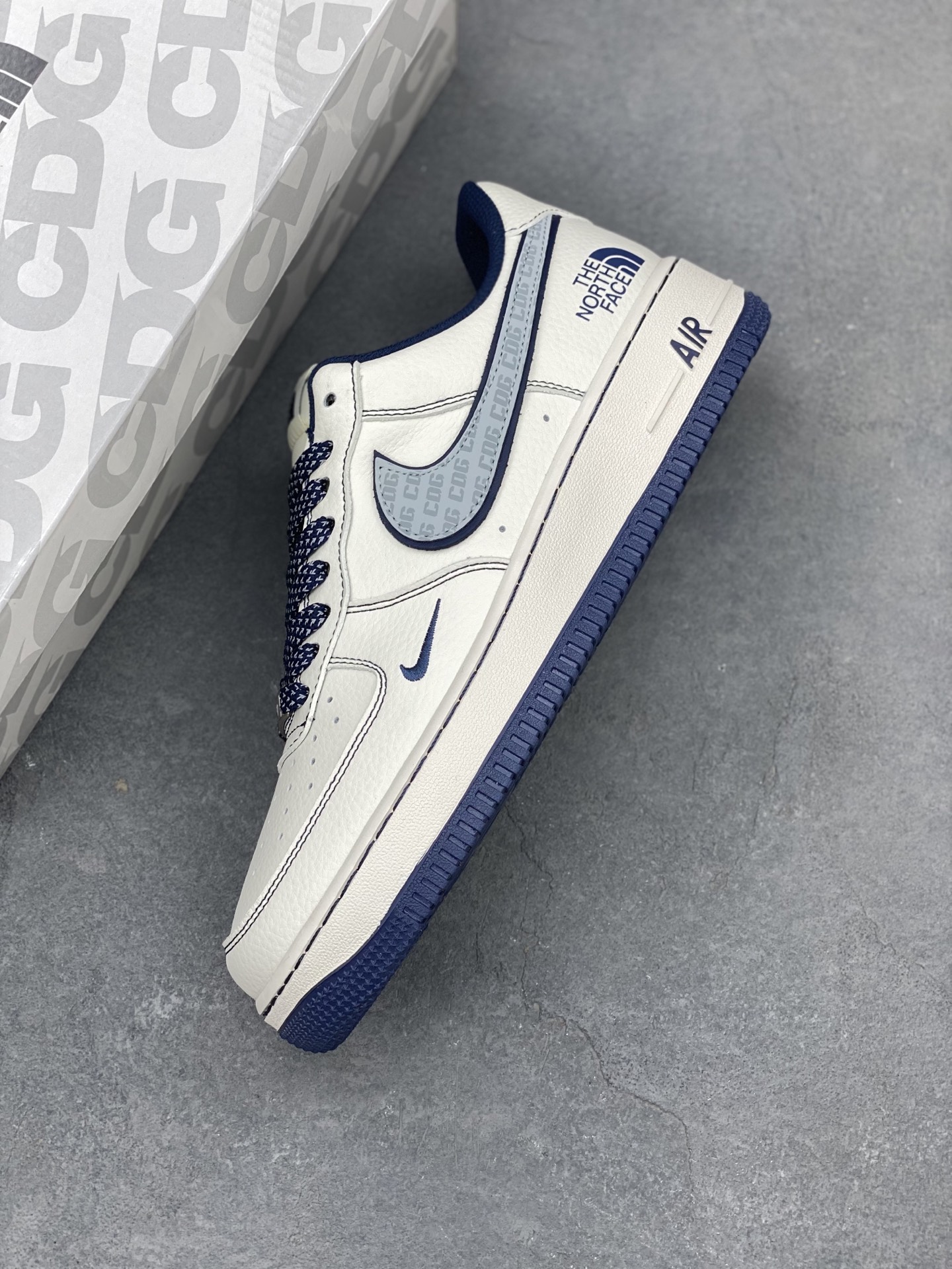 Nike Air Force 1 '07 Low The North Face Edition Sneakers 8 i1743277998288 9243 0 6