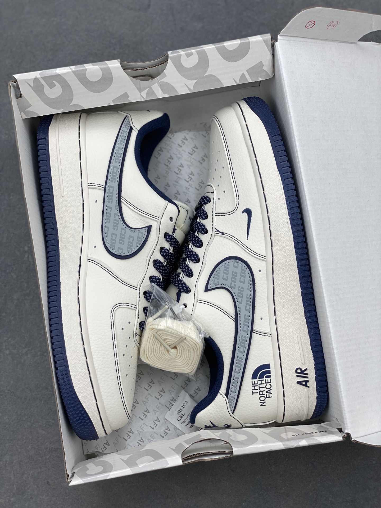 Nike Air Force 1 '07 Low The North Face Edition Sneakers 10 i1743278006195 9530 0 8