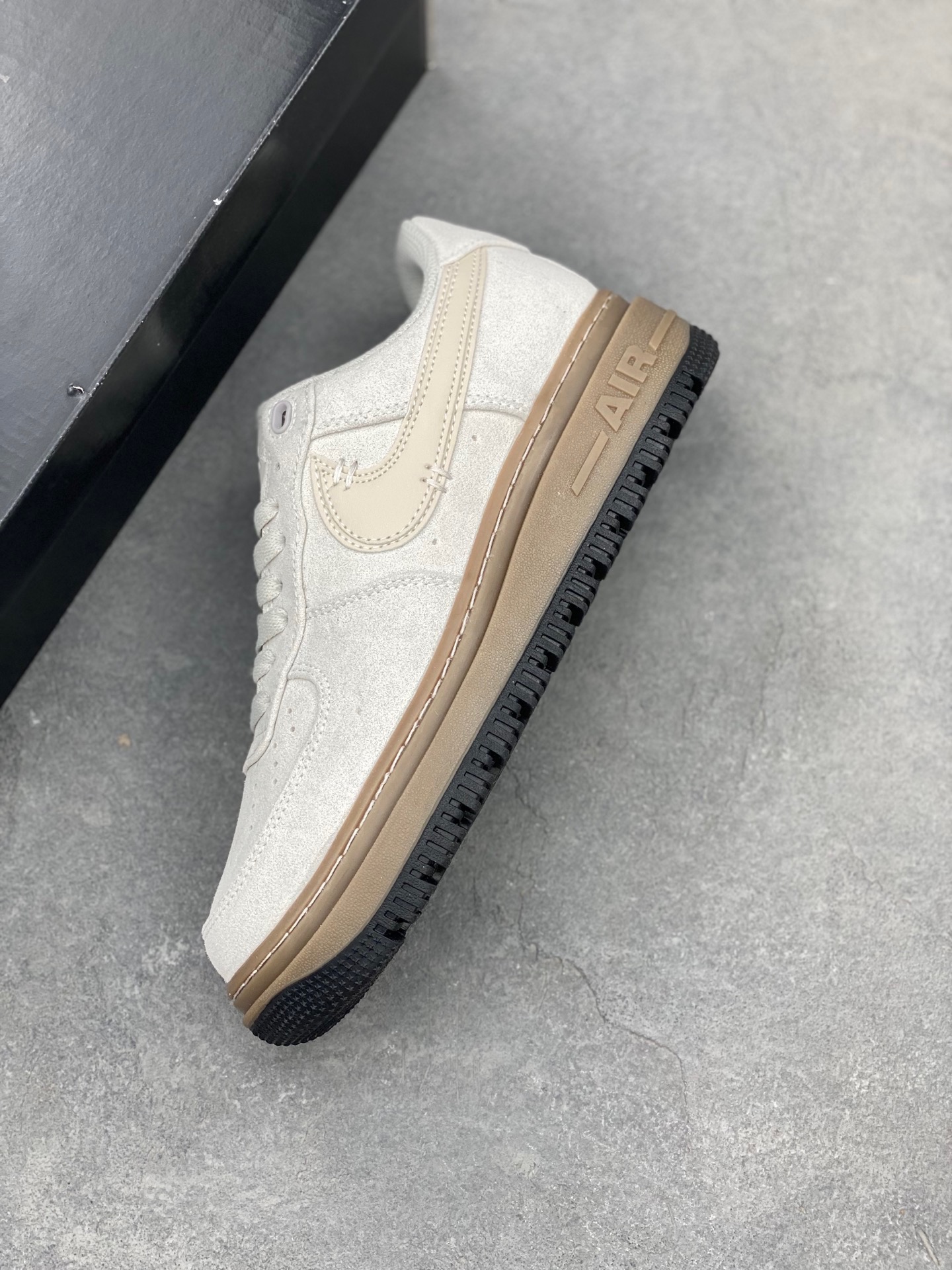 Nike Air Force 1 '07 Low Sneakers - Limited Edition, Premium Craftsmanship 8 i1743279486265 5075