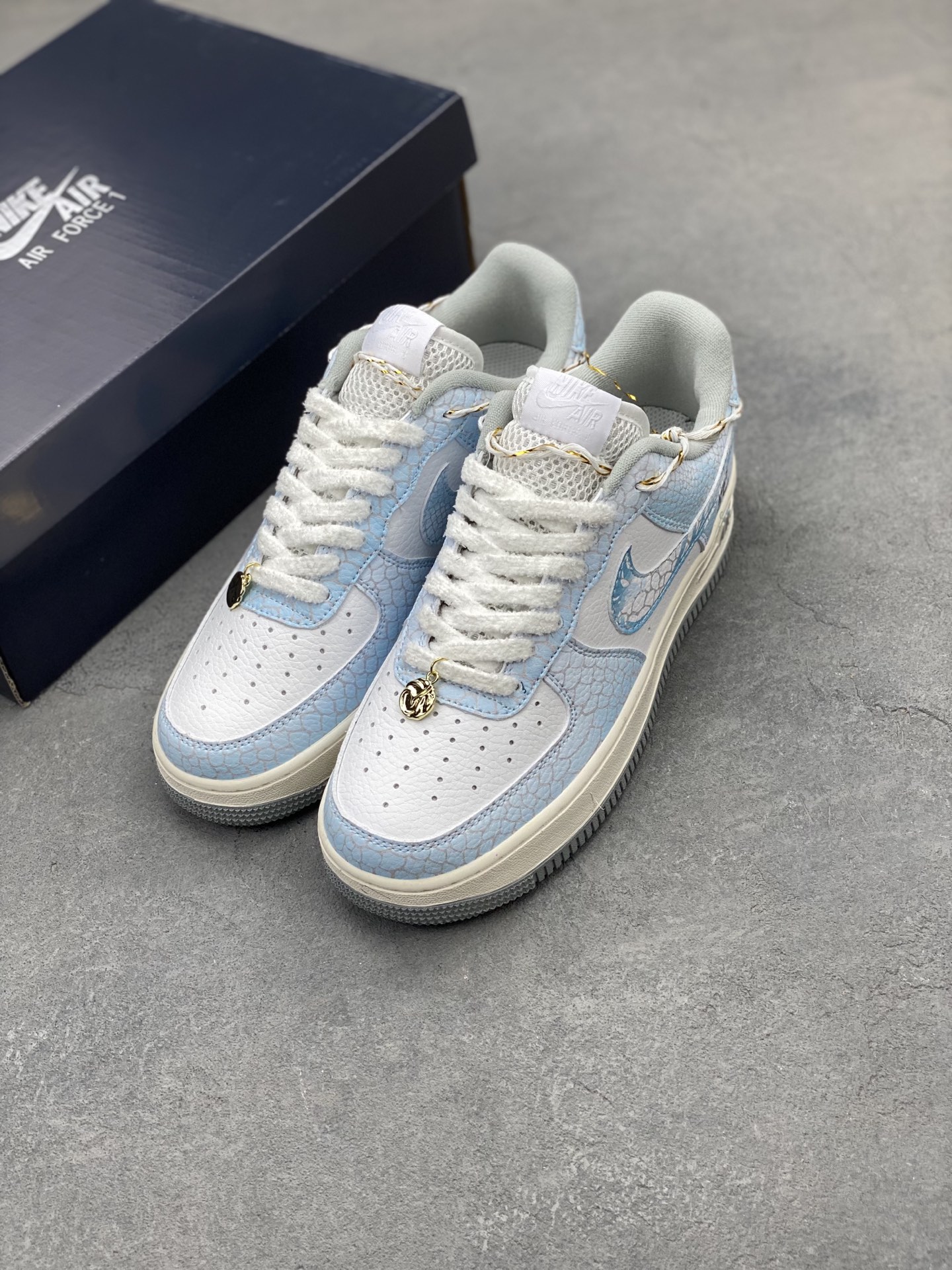 Nike Air Force 1 '07 Low White/Blue Athletic Shoes DX2678-100 9 i1743279788929 7860 0 7