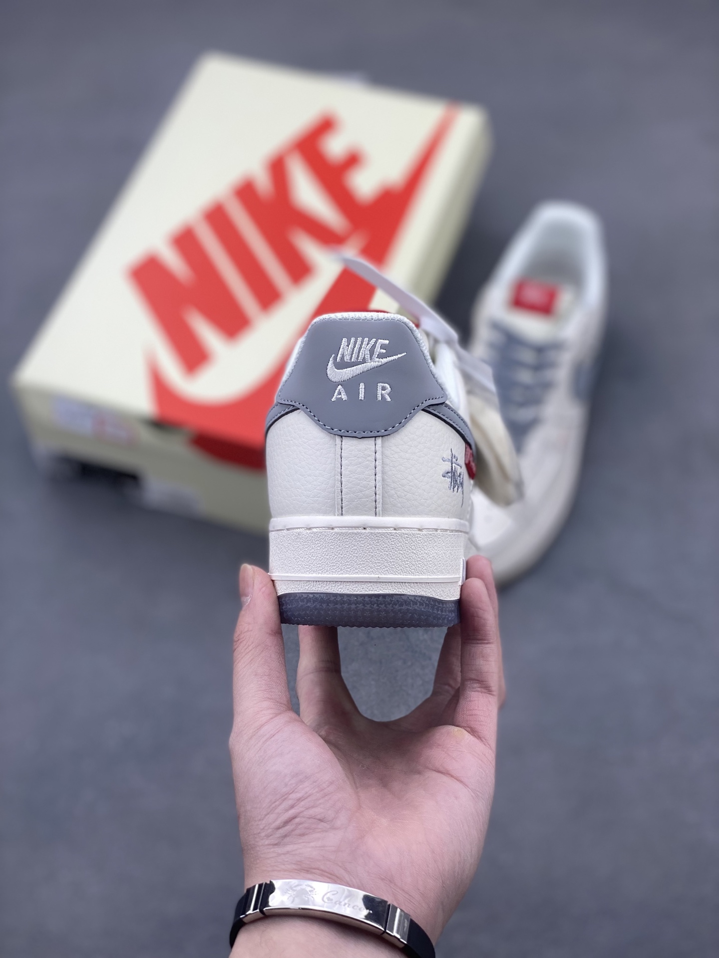 Nike Air Force 1 '07 Low White/Grey Sneakers Limited Edition 5 i1743350748930 2539 0 3