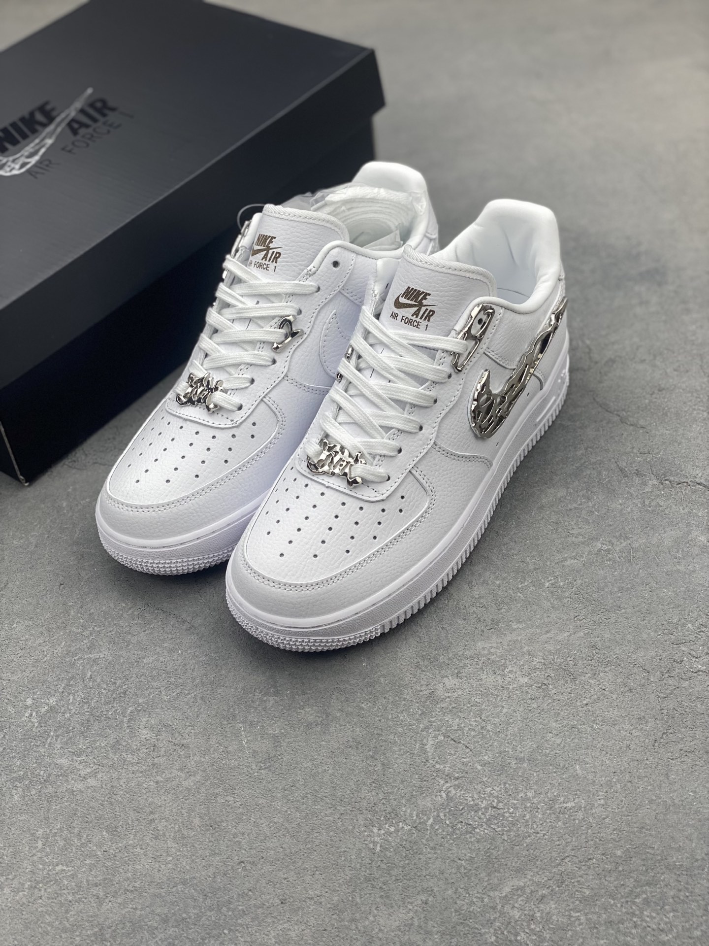 Nike Air Force 1 '07 Low Liquid Metal White Shoes Lifetime Warranty 9 i1743350979011 6228 0 7