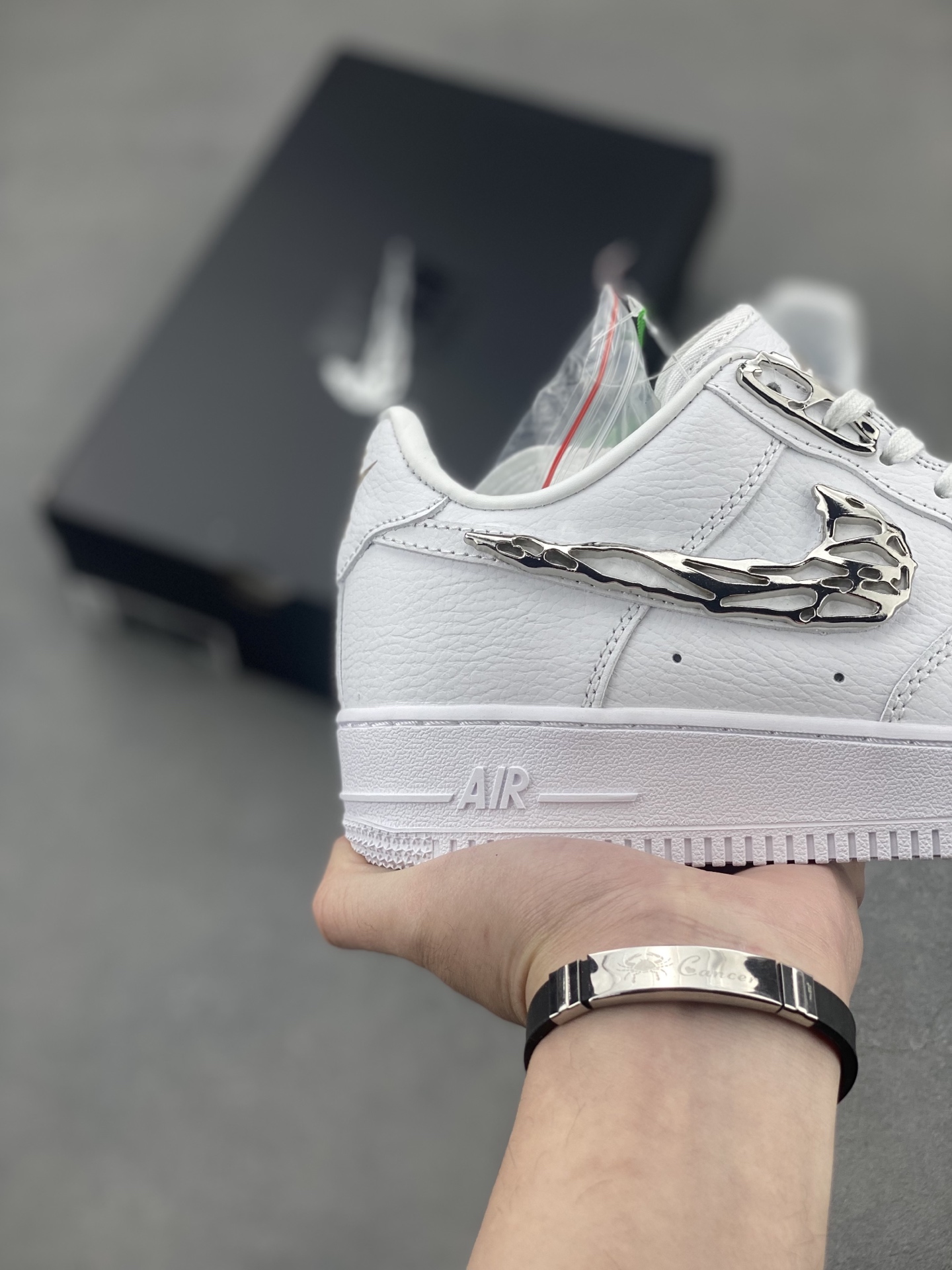 Nike Air Force 1 '07 Low Liquid Metal White Shoes Lifetime Warranty 6 i1743350992444 470 0 4