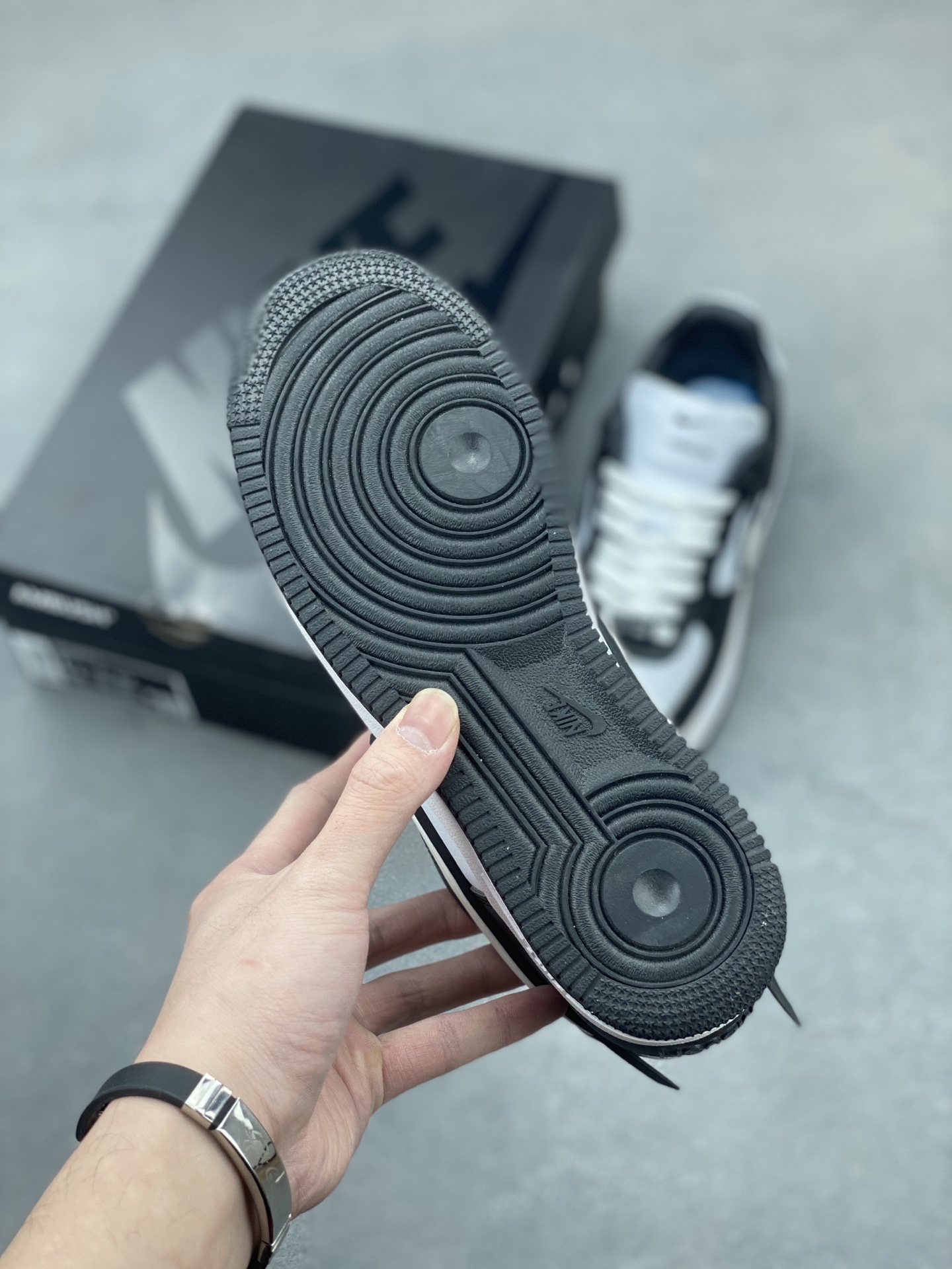 AMBUSH x Nike Air Force 1 Low Black White Leather Sneakers DV3464-010 7 i1743539139281 4570 0 5