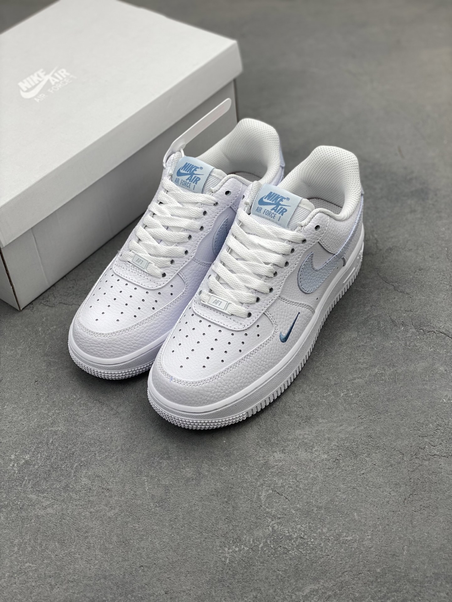 Nike Air Force 1 Low White/Aluminum Casual Sneakers HV2511-100 9 i1743961562517 657 0 7