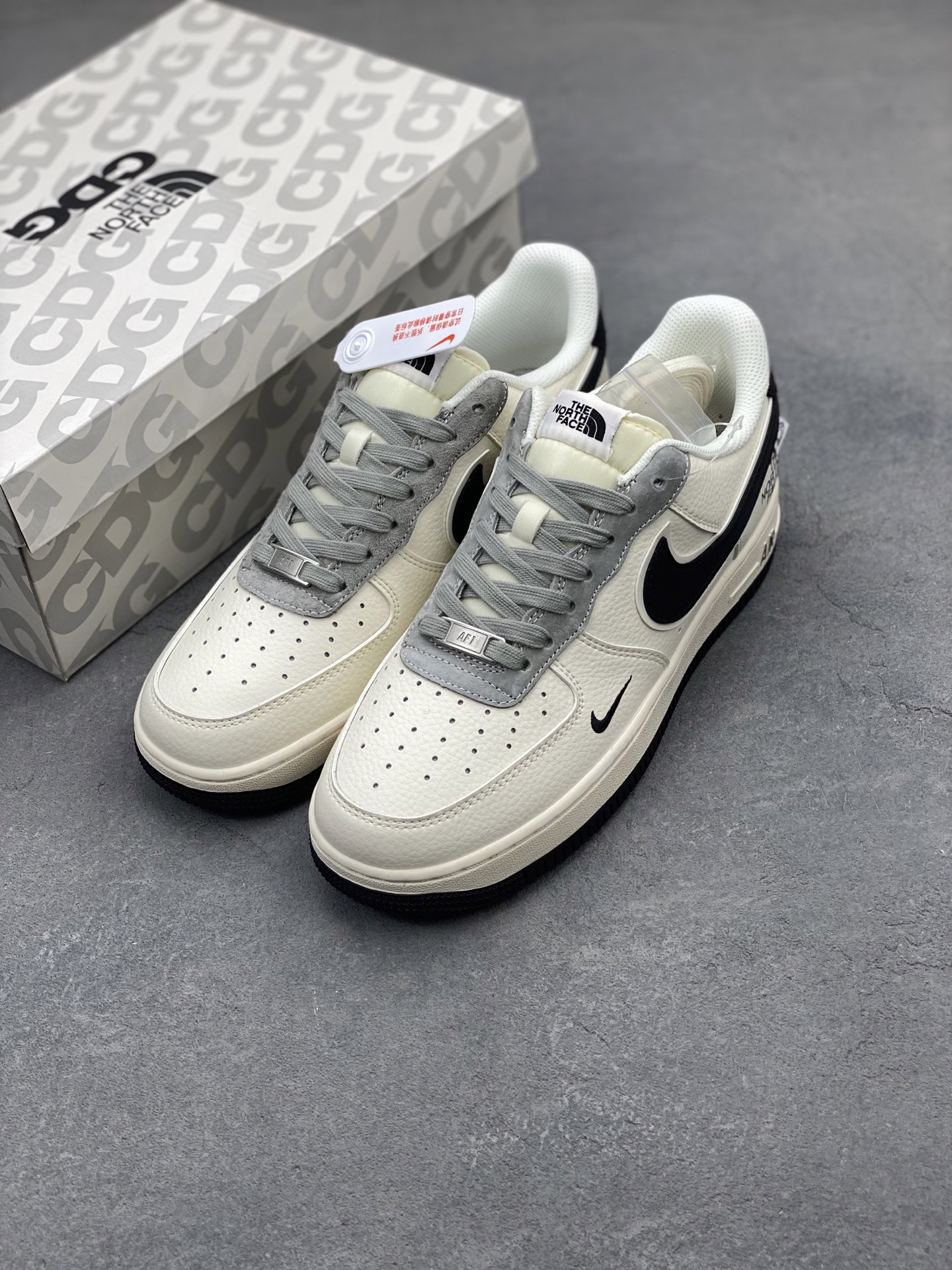 Nike Air Force 1 Low '07 The North Face Limited Edition Sneakers 9 i1744228452540 6271 0 7