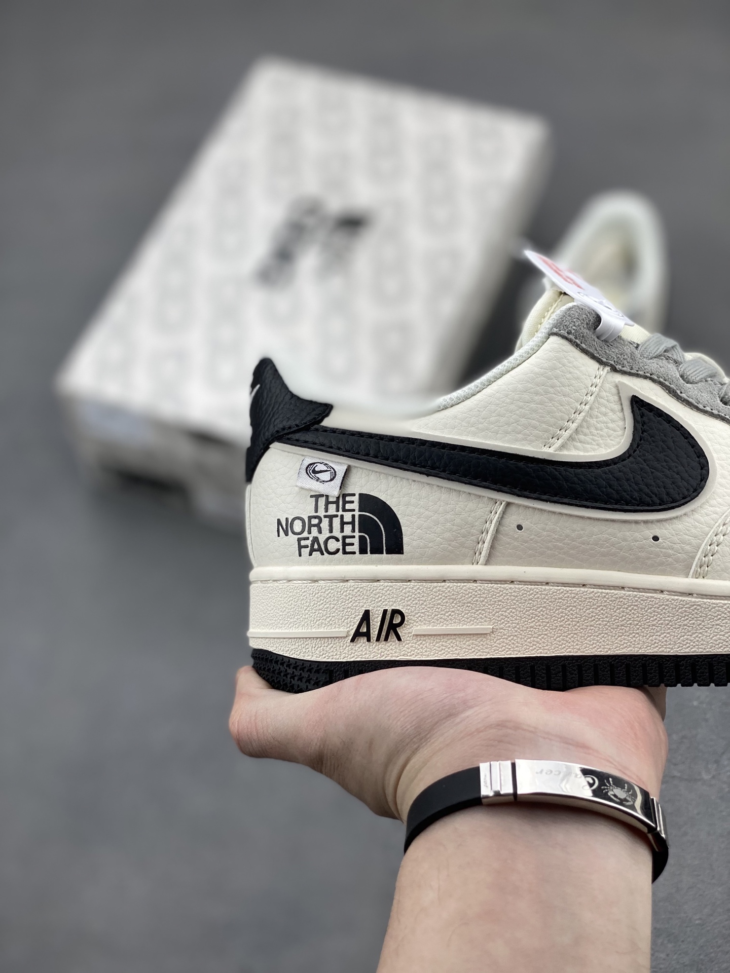Nike Air Force 1 Low '07 The North Face Limited Edition Sneakers 6 i1744228454769 8461 0 4