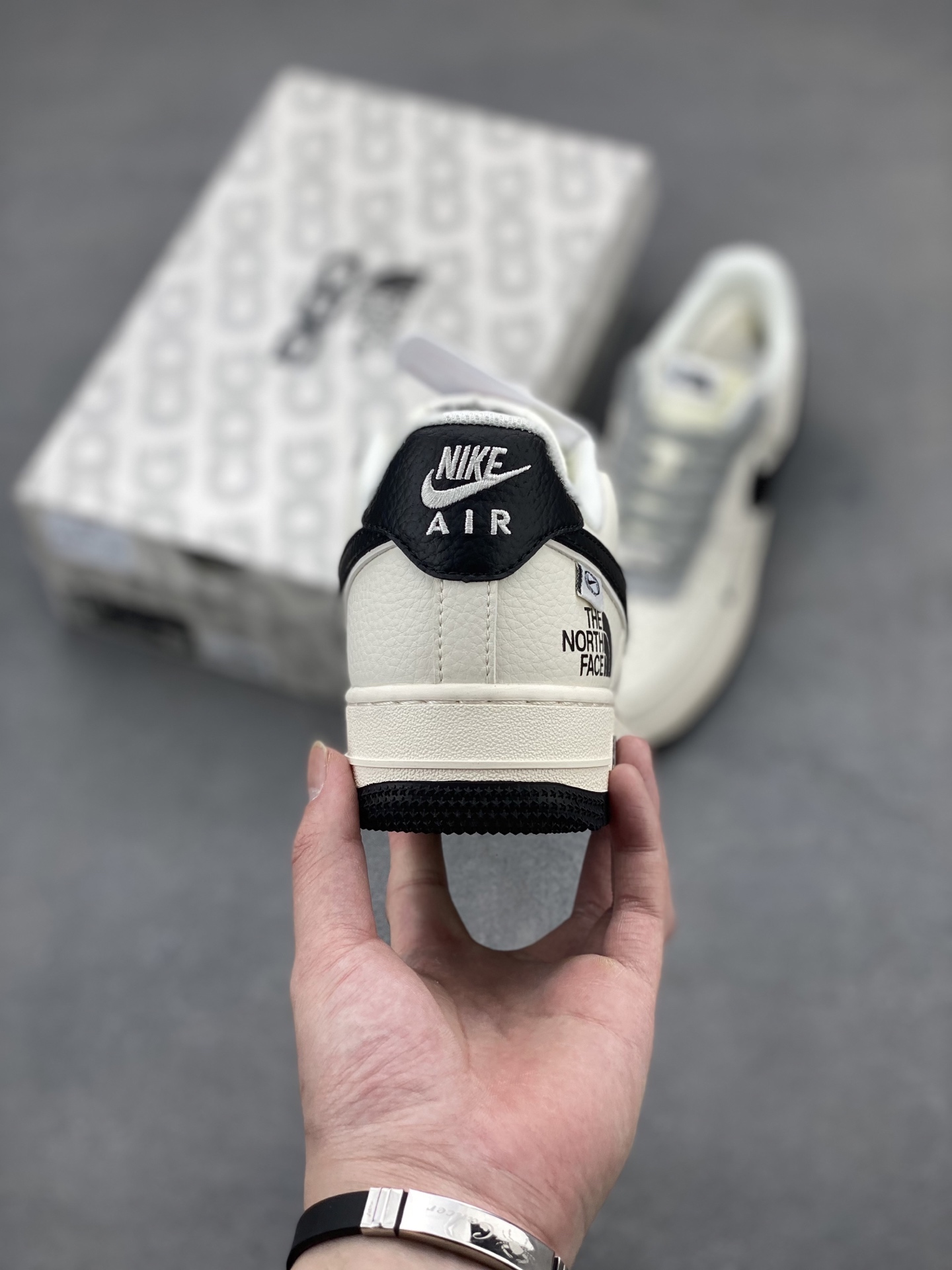 Nike Air Force 1 Low '07 The North Face Limited Edition Sneakers 5 i1744228457457 847 0 3