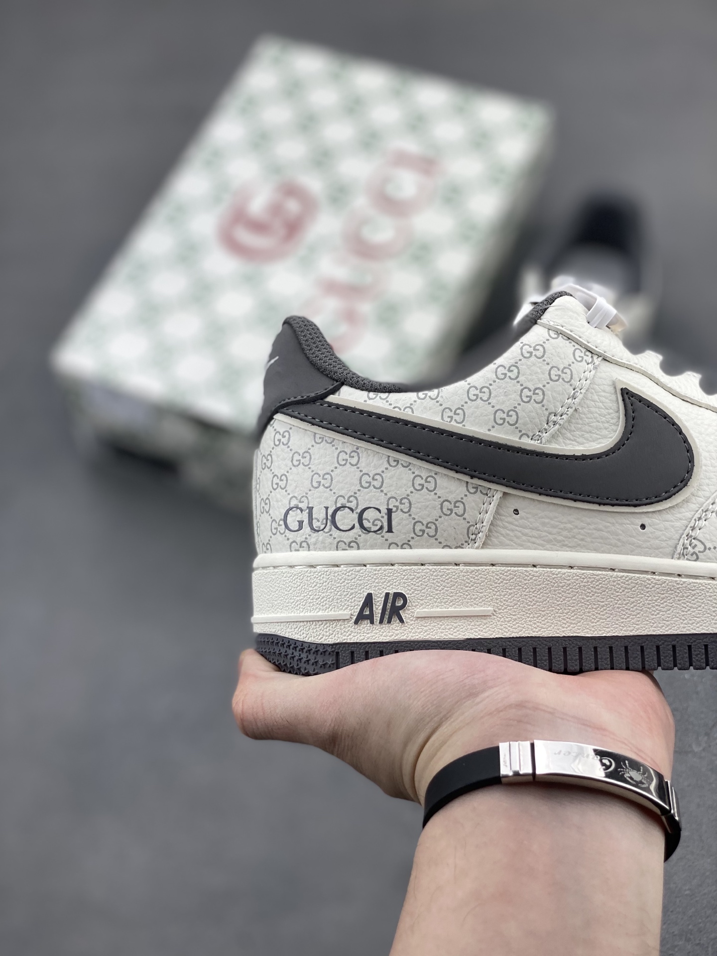 Nike Air Force 1 '07 Low Sneakers with Gucci Design - Limited Edition 6 i1744228697363 254 0 4