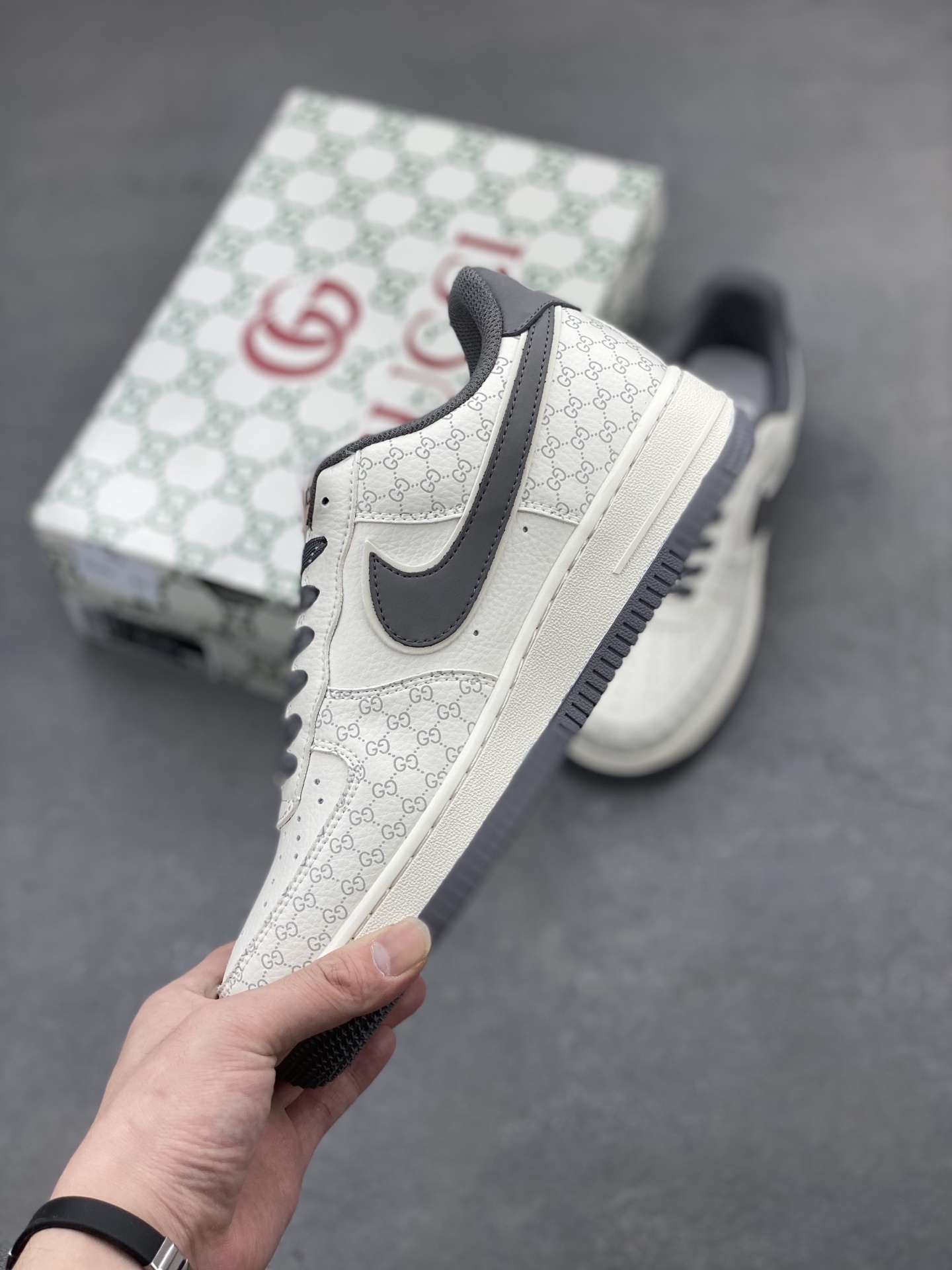 Nike Air Force 1 '07 Low Sneakers with Gucci Design - Limited Edition 4 i1744228707504 7539 0 2