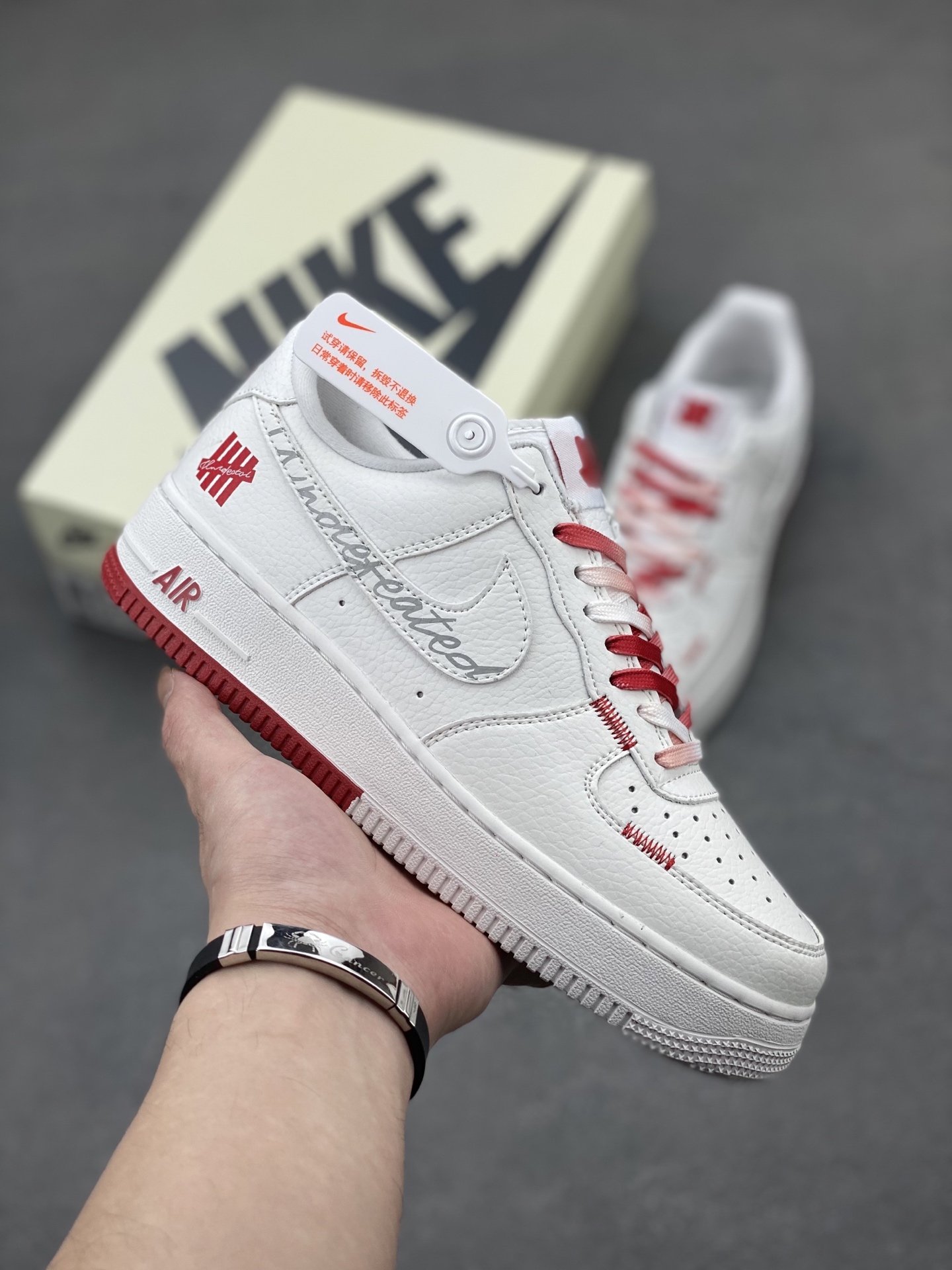 Nike Air Force 1 '07 Low White/Red Limited Edition Sneakers 2 i1744315179818 1360 0 0