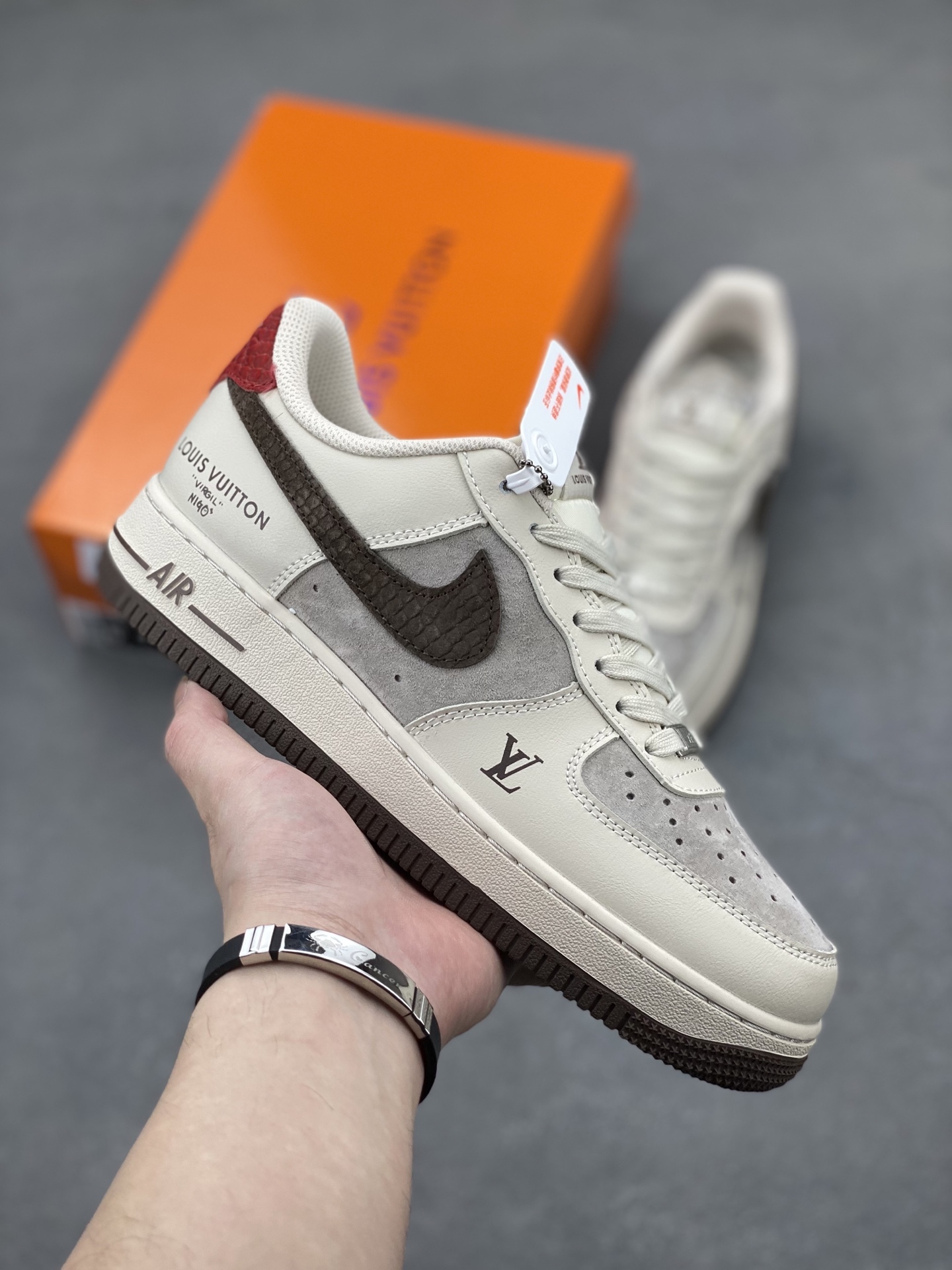 Nike Air Force 1 Low Louis Vuitton Custom Sneakers Limited Edition 2 i1744315316451 1179 0 0