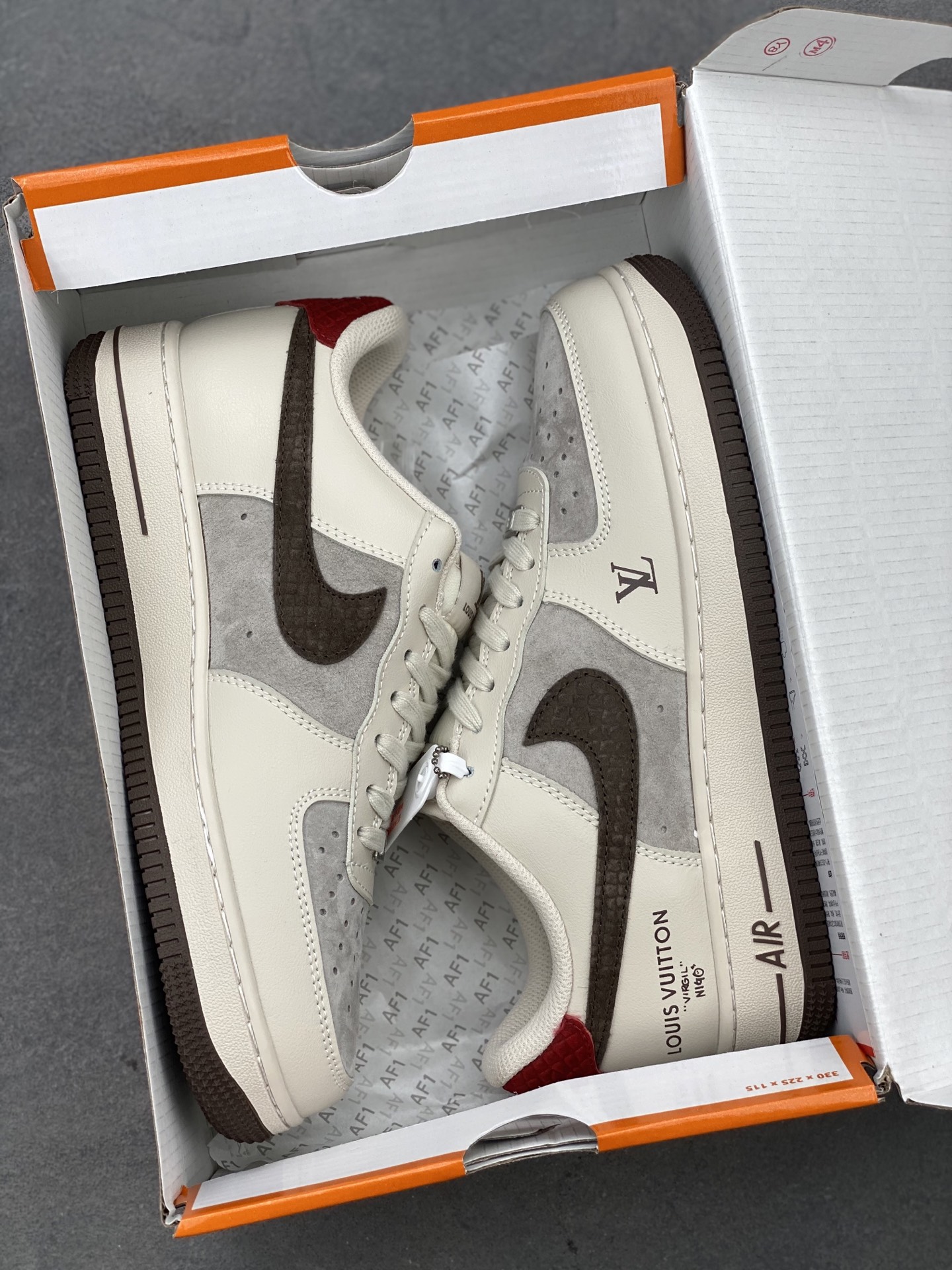 Nike Air Force 1 Low Louis Vuitton Custom Sneakers Limited Edition 10 i1744315316483 6763 0 8
