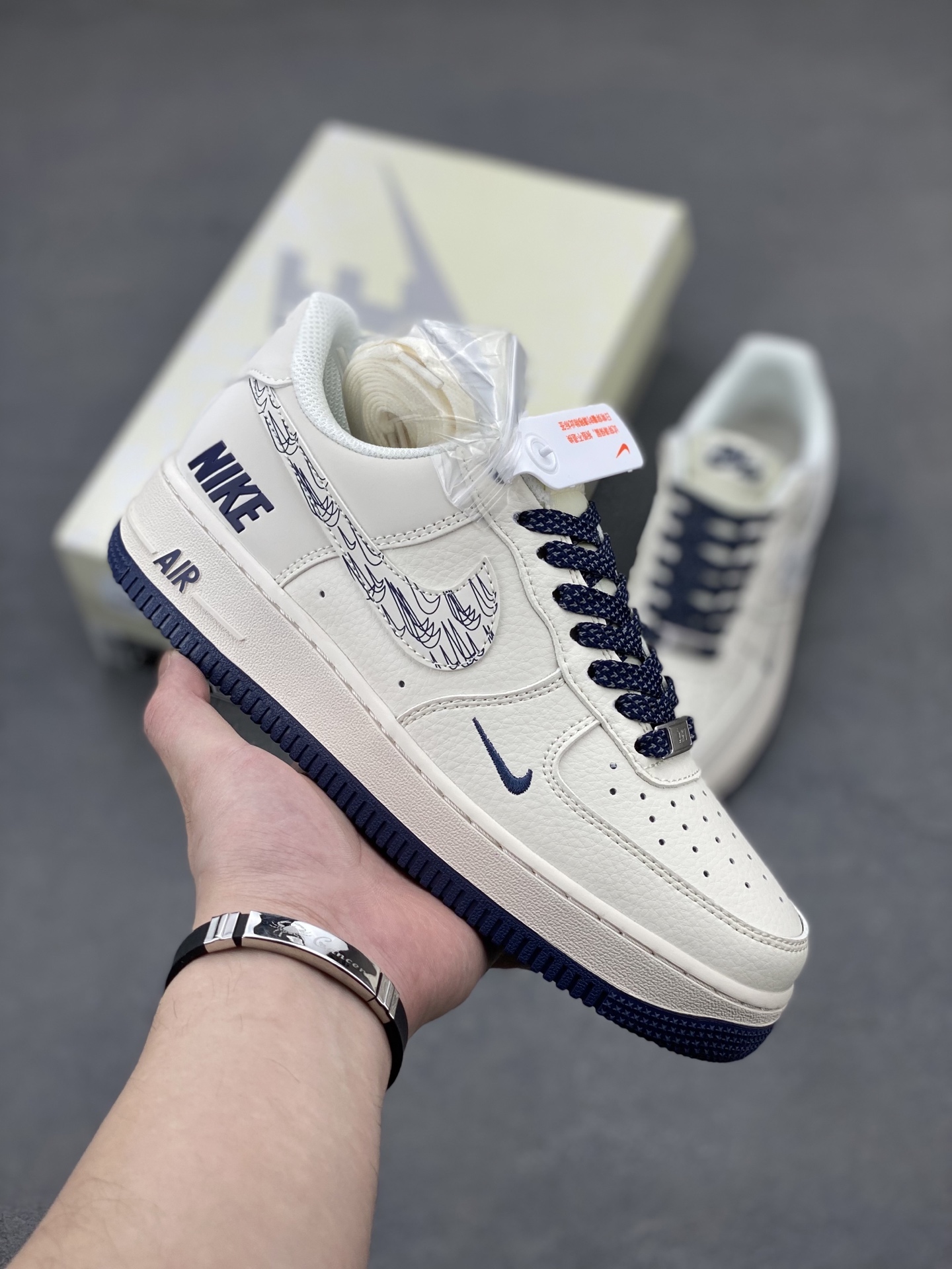 Nike Air Force 1 '07 Low White/Navy Casual Sneakers HH7518-047 2 i1744315395500 6253 0 0