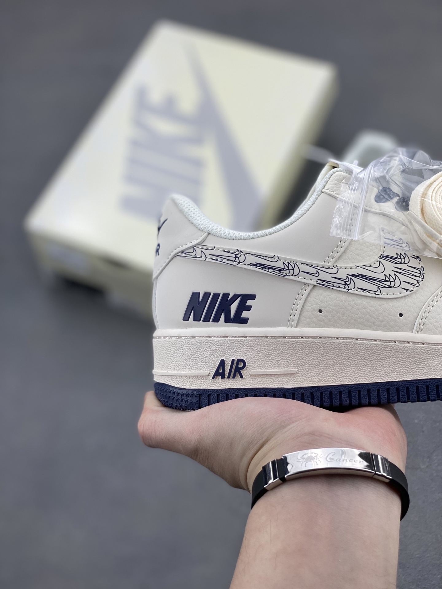 Nike Air Force 1 '07 Low White/Navy Casual Sneakers HH7518-047 6 i1744315399352 3683 0 4