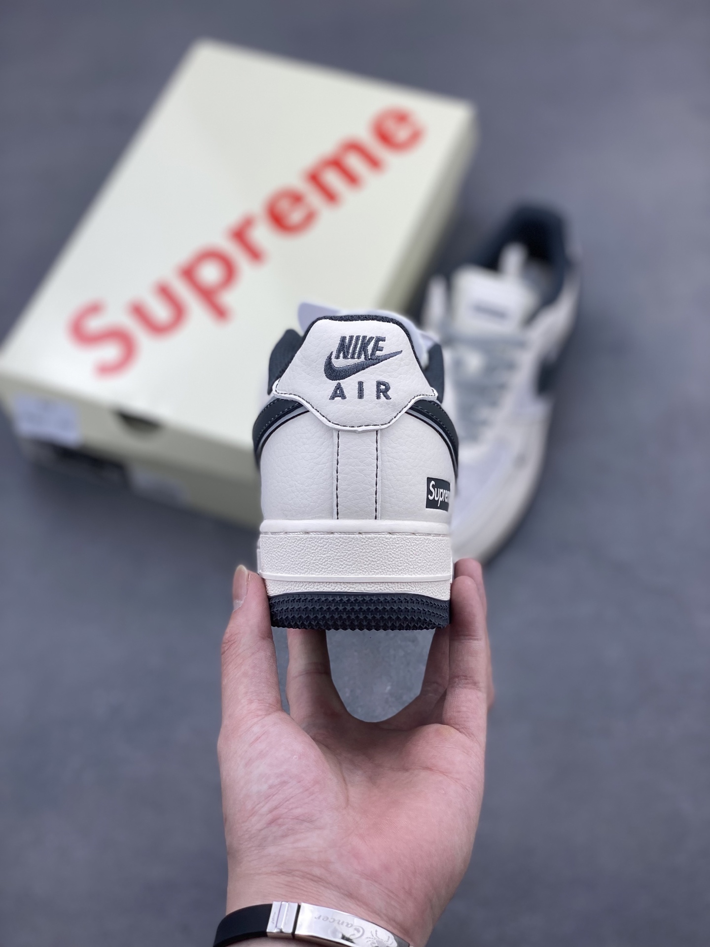 Nike Air Force 1 '07 Low Supreme Collab Sneakers - Pig Grey Base 5 i1744399211349 306 0 3