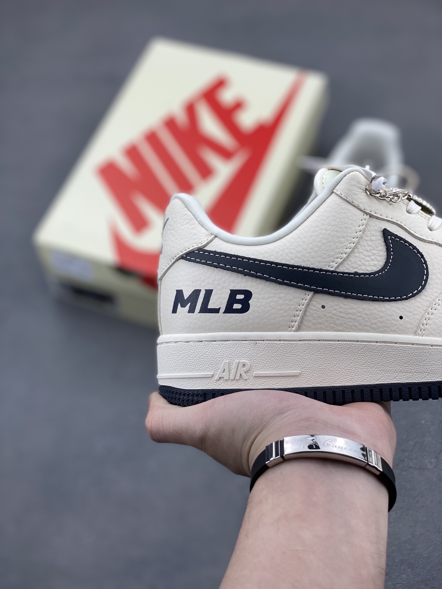 Nike Air Force 1 '07 Low MLB Sneakers Limited Edition - Cream/Navy 6 i1744490185057 8676 0 4