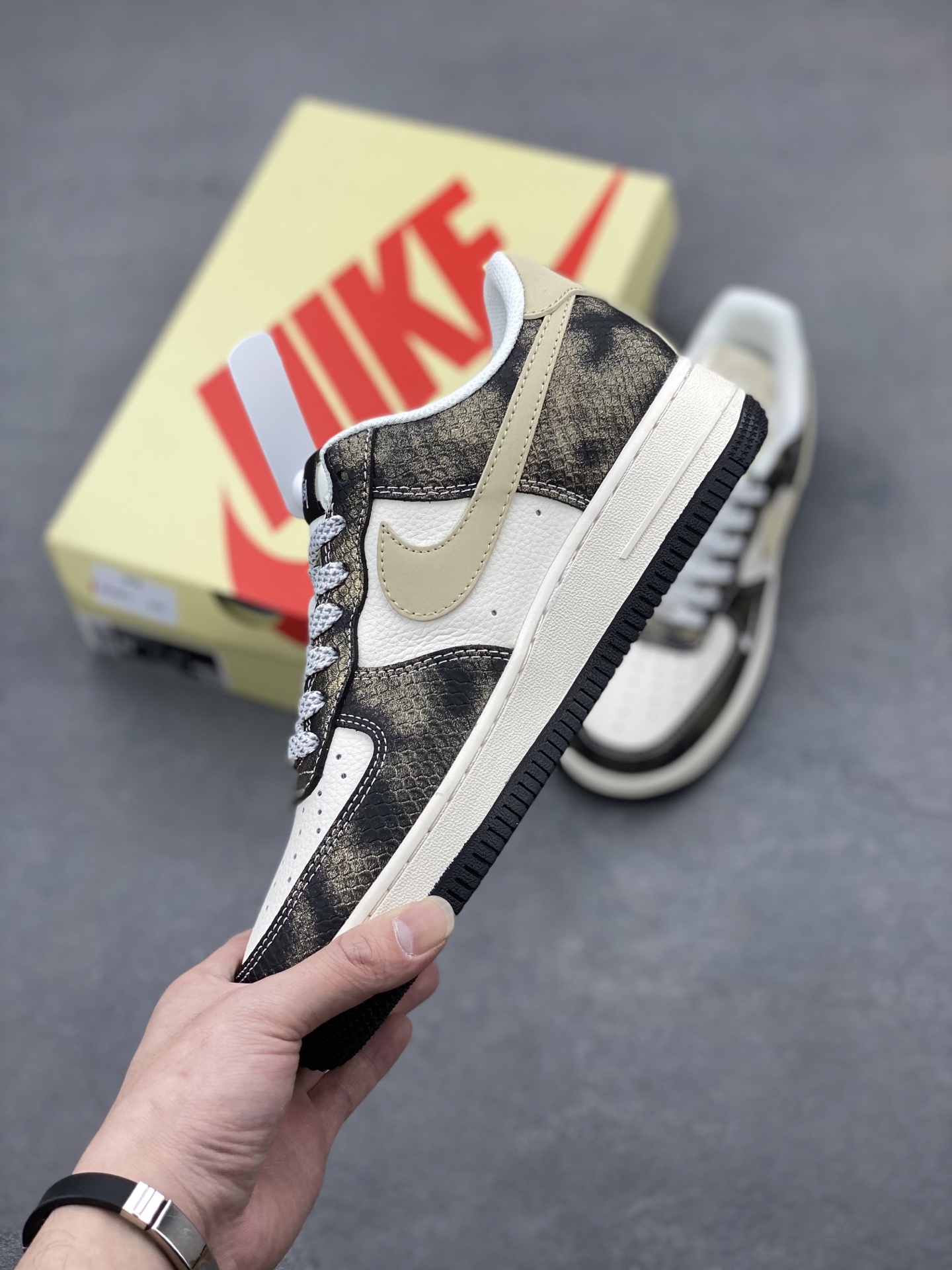 Nike Air Force 1 '07 Low Stussy Fossil Stone Sneakers XS1958-556 4 i1744490308460 8085 0 2