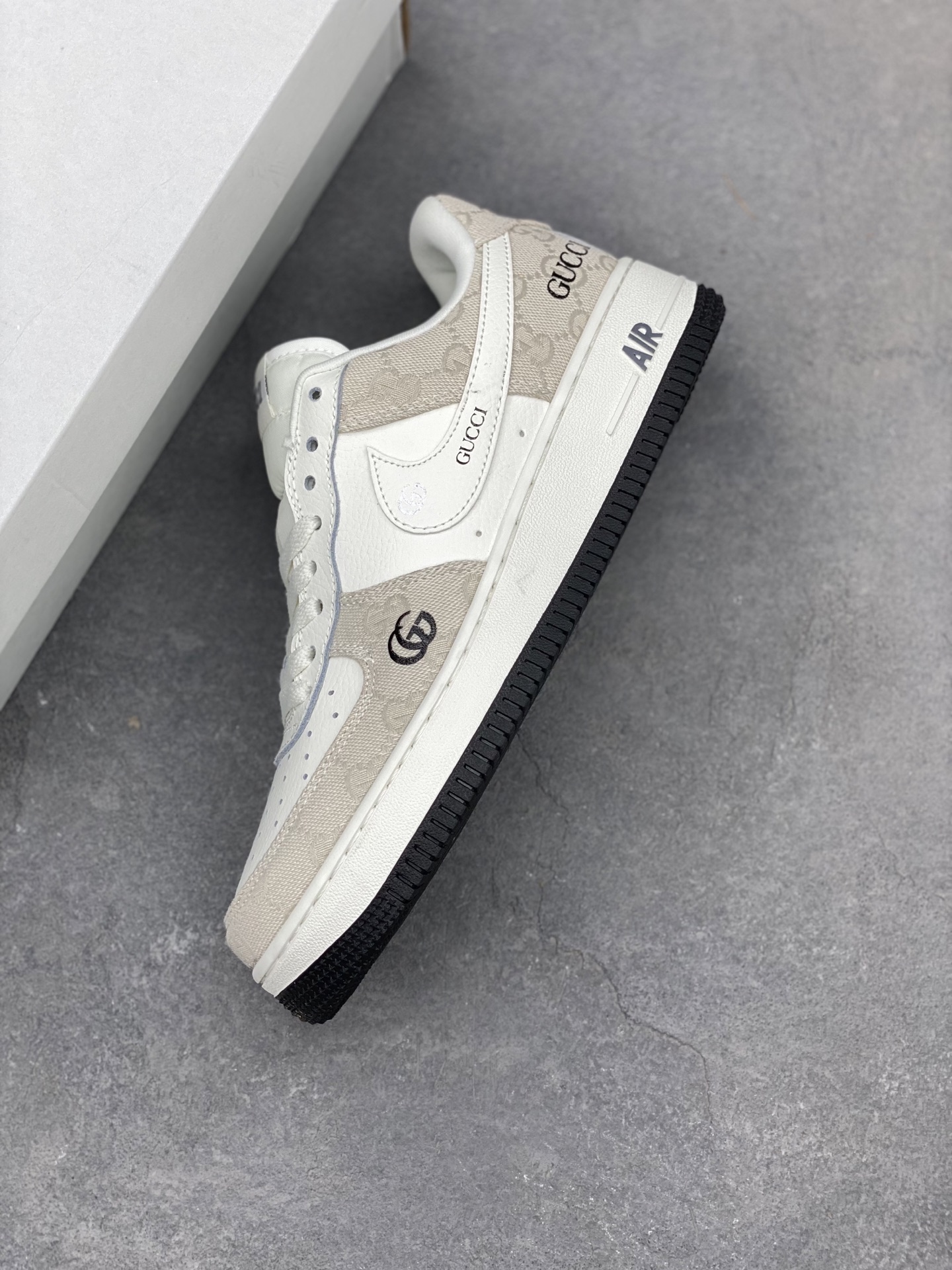 Nike Air Force 1 Low x Gucci Custom Sneakers - Classic Style, Modern Twist 8 i1744490457766 2836 0 6