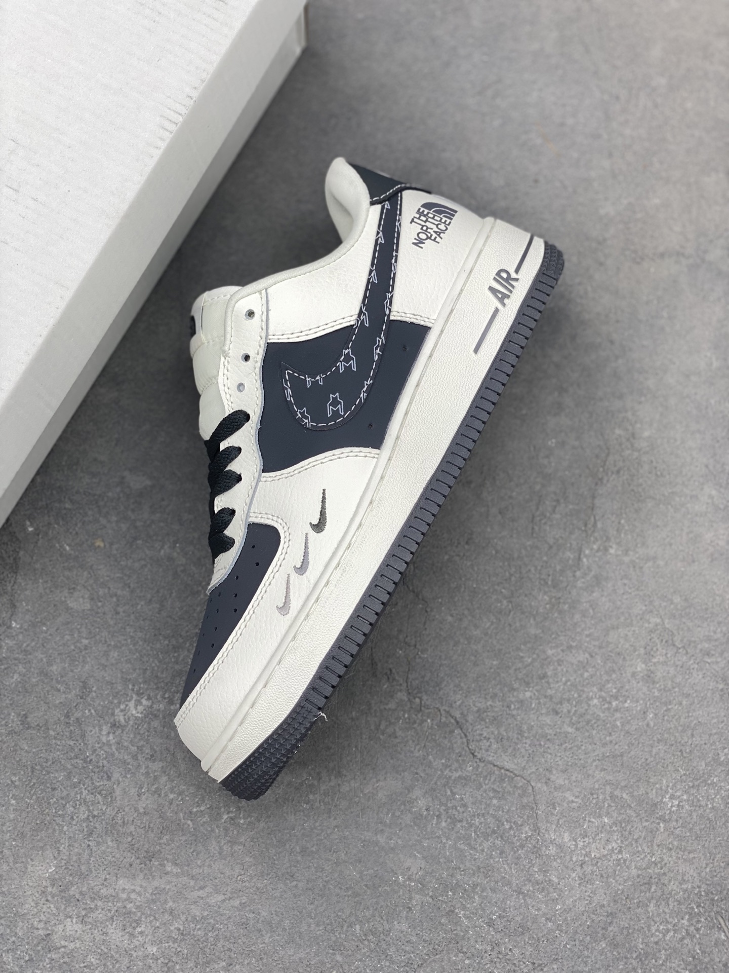 Nike Air Force 1 Low The North Face Collaboration Casual Shoes - DZ4711-100 8 i1744490500165 7960 0 6