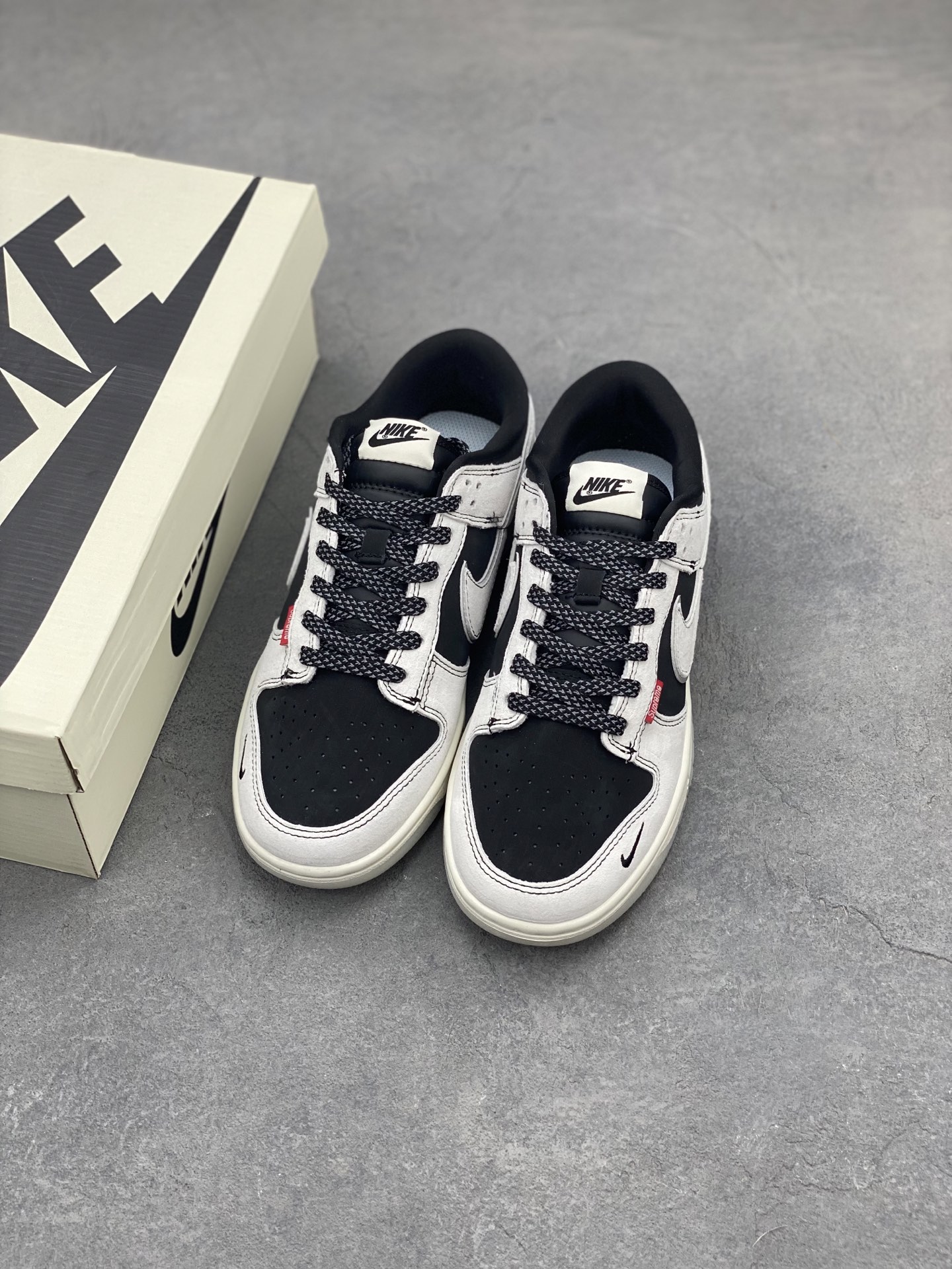 Nike SB Dunk Low Anniversary Custom Sneakers - Premium Comfort & Style 9 i1744655048579 1497 0 7