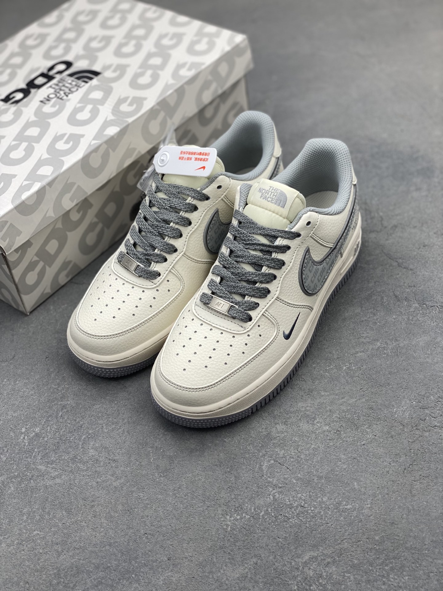 Nike Air Force 1 '07 Low The North Face Limited Edition Sneakers 9 i1744746165505 7297 0 7